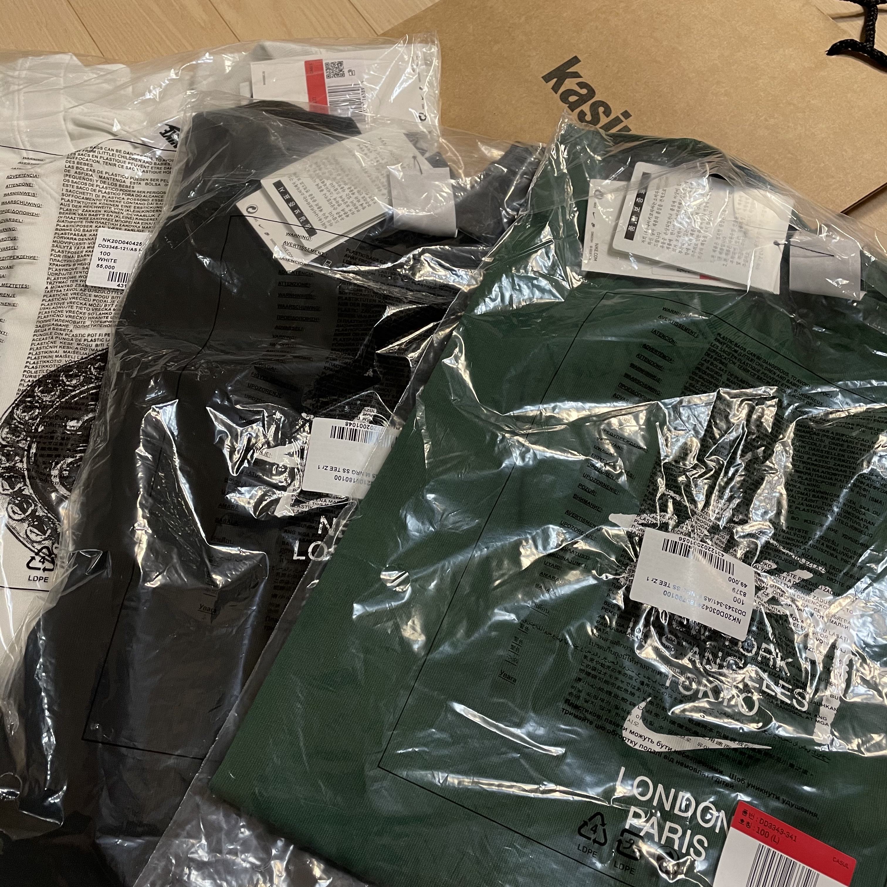 Nike x Stussy WT T-Shirt Black - Asia, Nike x Stussy Big Swoosh LS T-Shirt White - Asia 착용 스타일