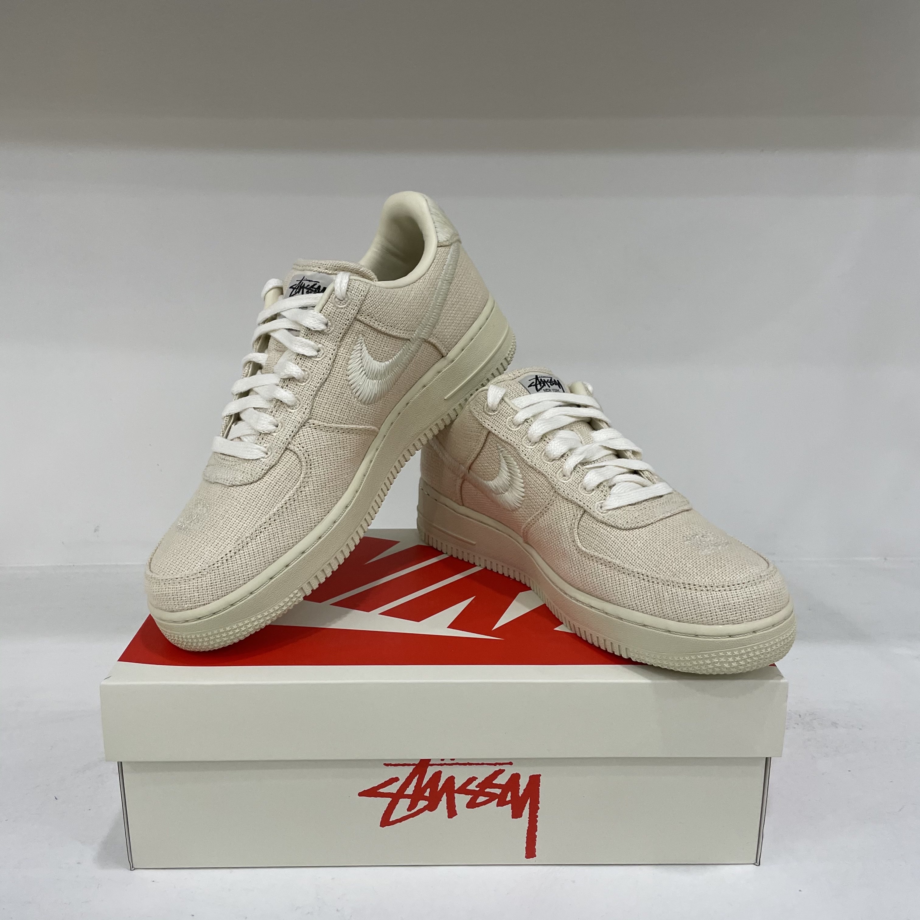 Nike x Stussy Air Force 1 Low Fossil 착용 스타일 - 2