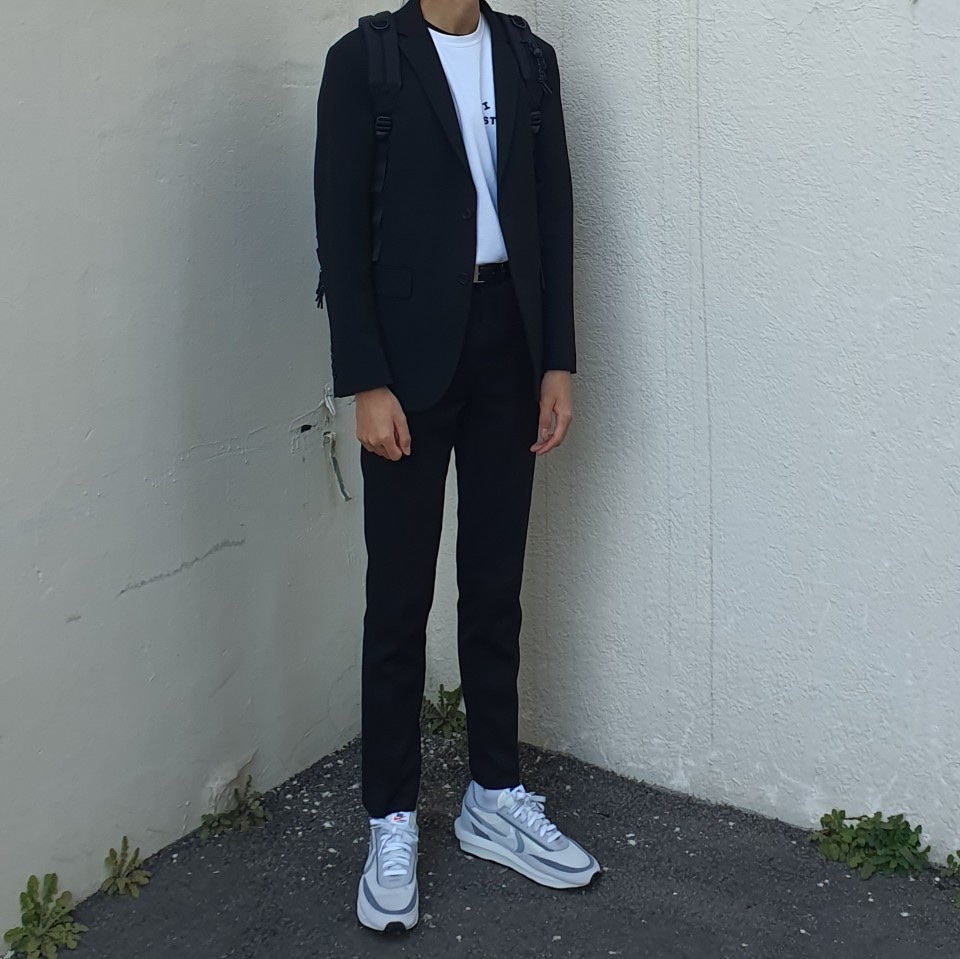 Nike x Sacai LDWaffle Summit White 착용 스타일