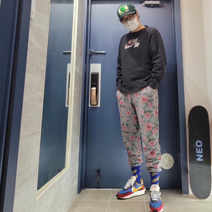 Nike x Sacai LDWaffle Blue Multi 착용 스타일