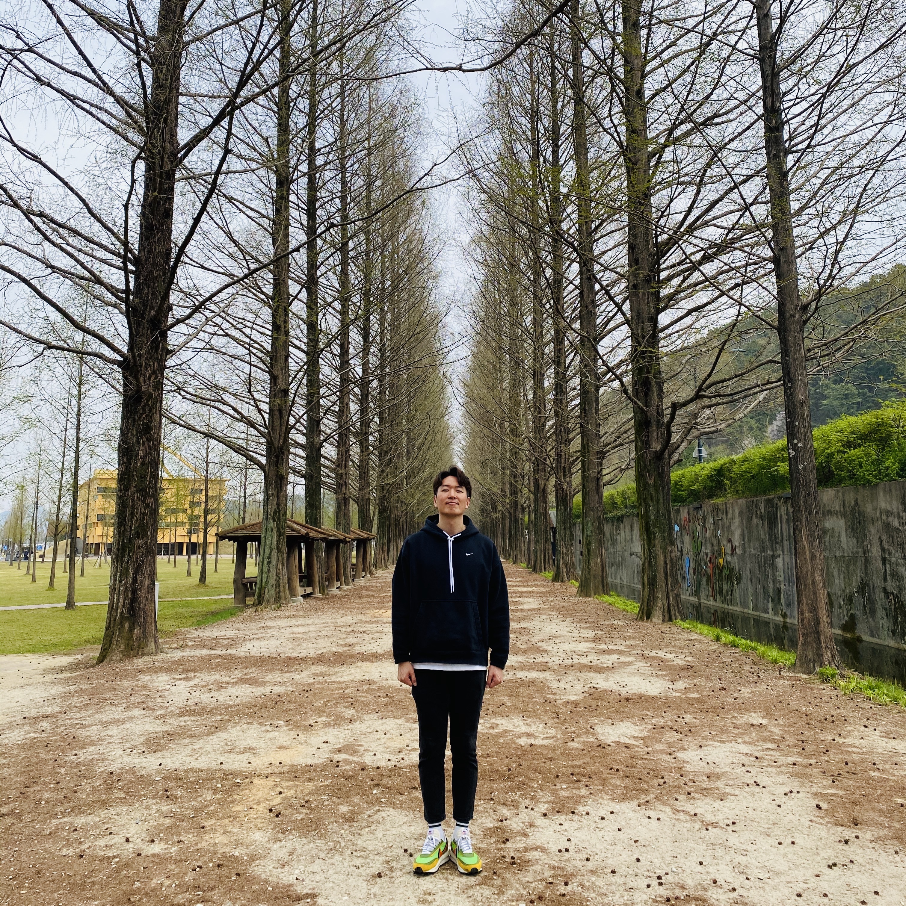 Nike x Sacai LDWaffle Green Multi, Nike M NRG Hoodie Black White 착용 스타일