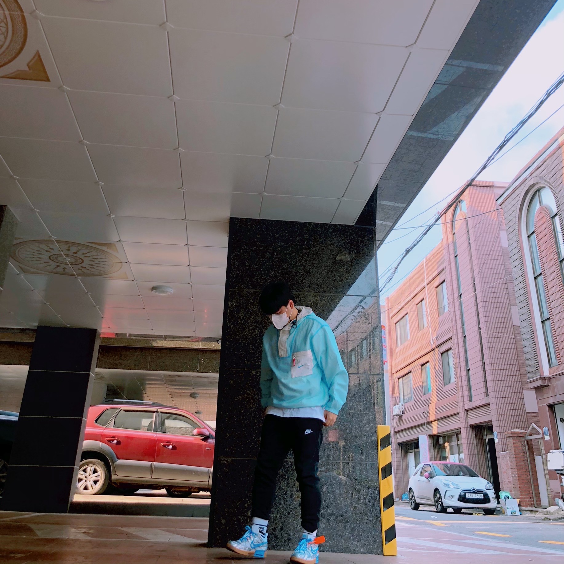 Supreme x Nike Jewel Reversible Ripstop Anorak White - 20FW, Nike x Off-White Air Rubber Dunk University Blue 착용 스타일