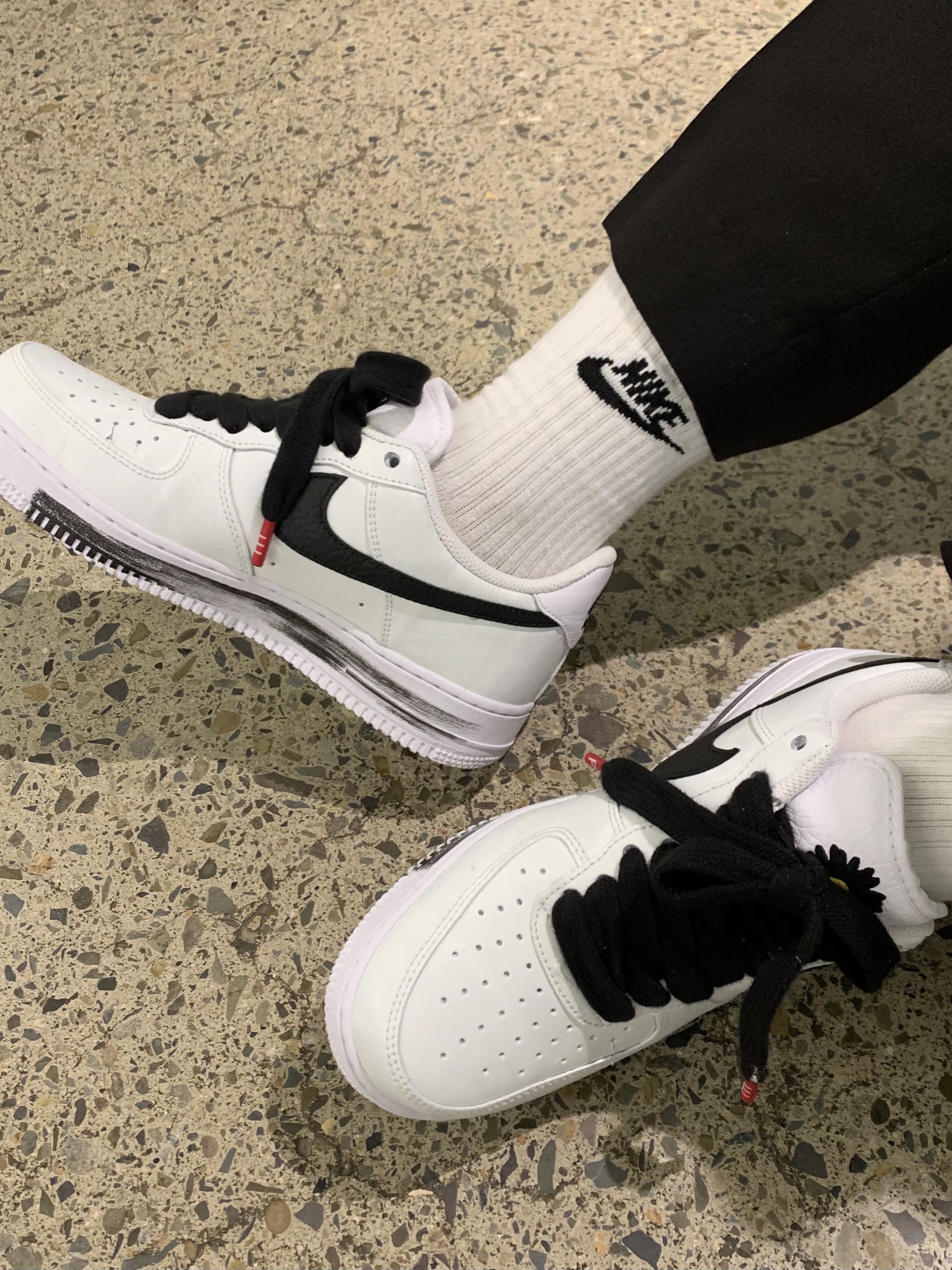 Nike x Peaceminusone Air Force 1 Low Para-Noise 2.0 착용 스타일 - 2