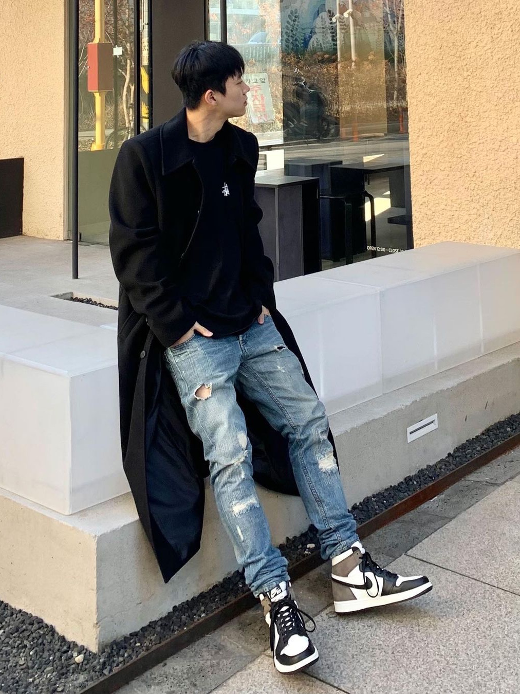 Jordan 1 Retro High OG Black Mocha 착용 스타일