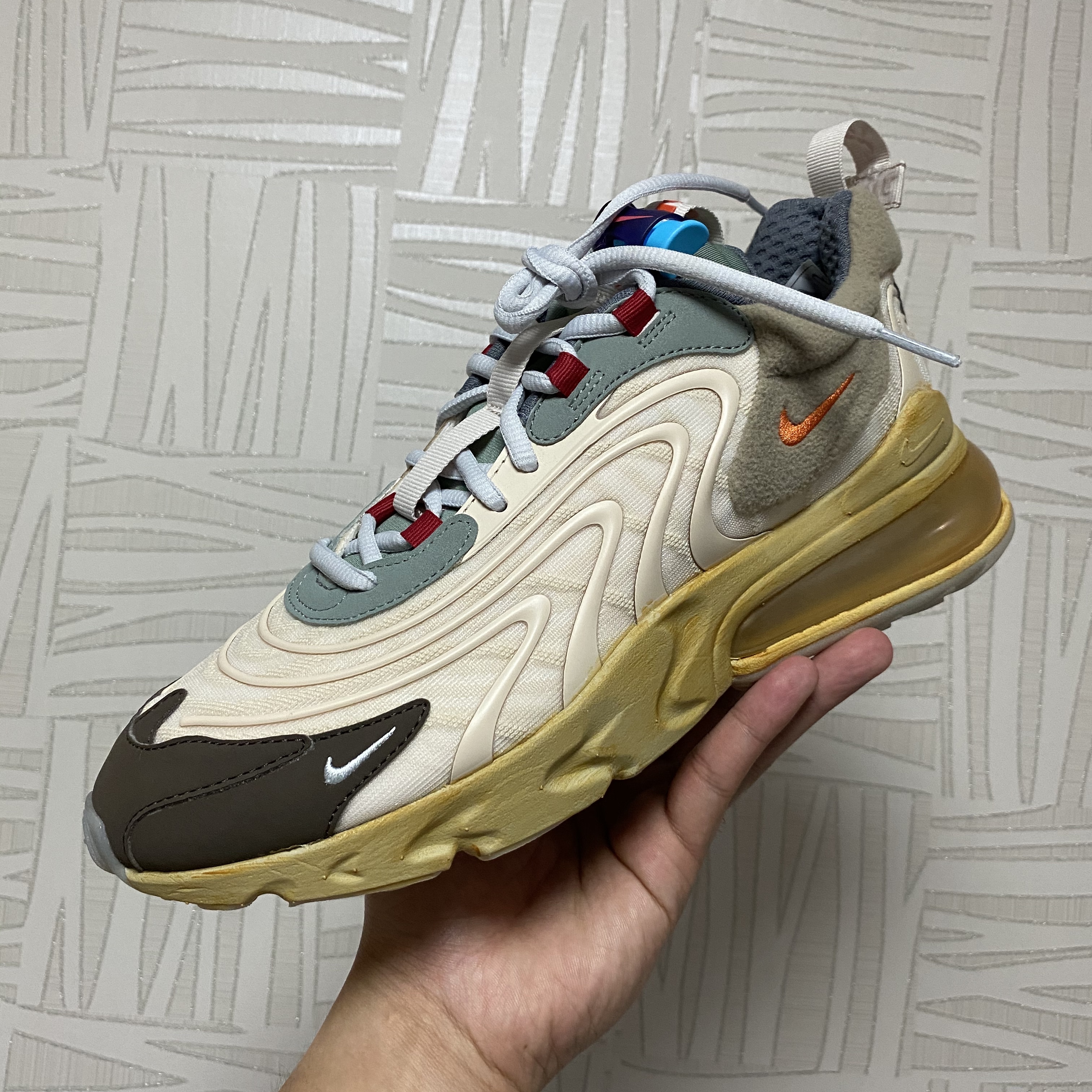 Nike x Travis Scott Air Max 270 React Cactus Trails 착용 스타일 - 2