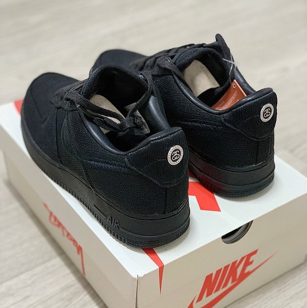 Nike x Stussy Air Force 1 Low Triple Black 착용 스타일 - 1