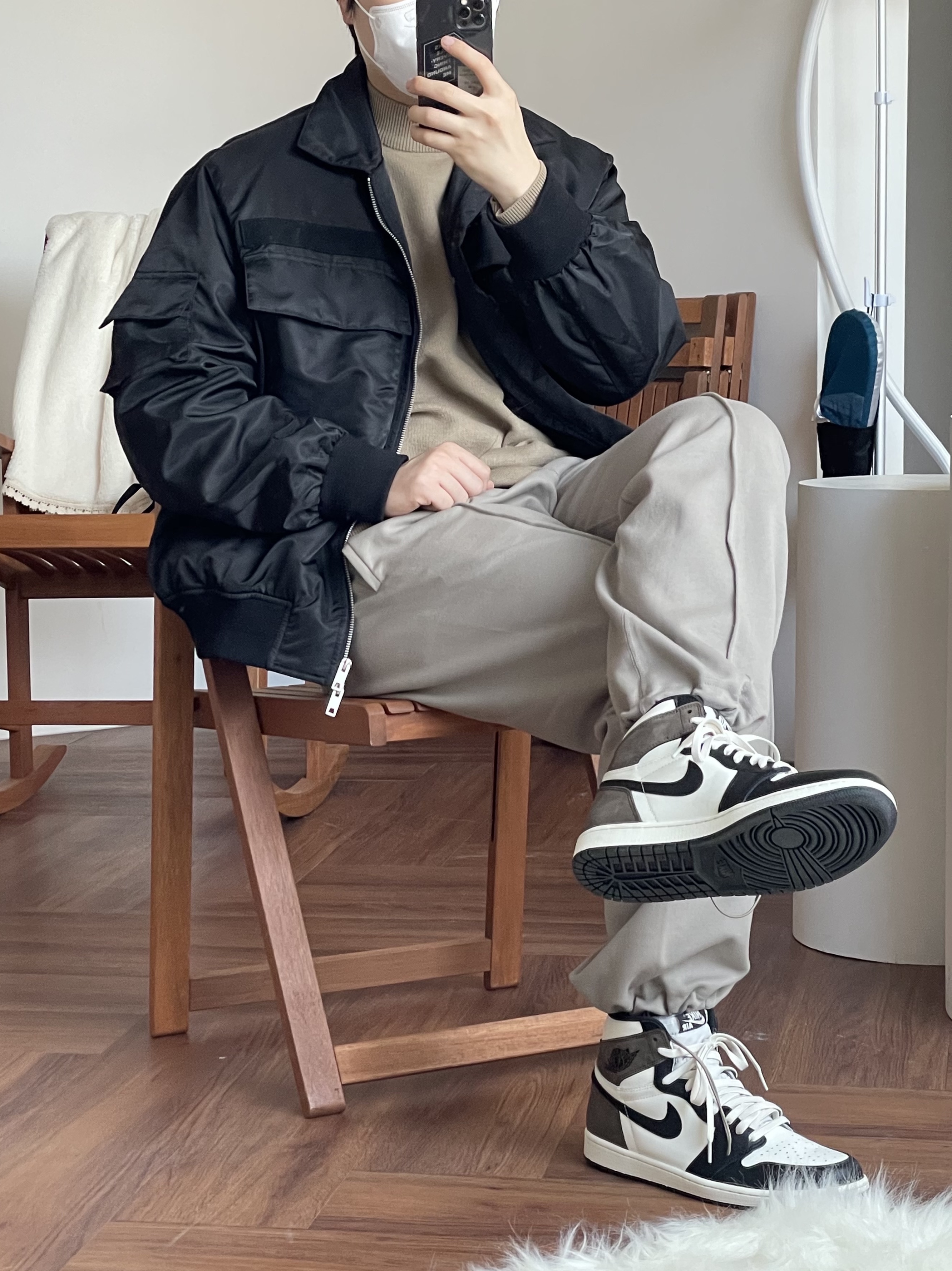Jordan 1 Retro High OG Black Mocha 착용 스타일