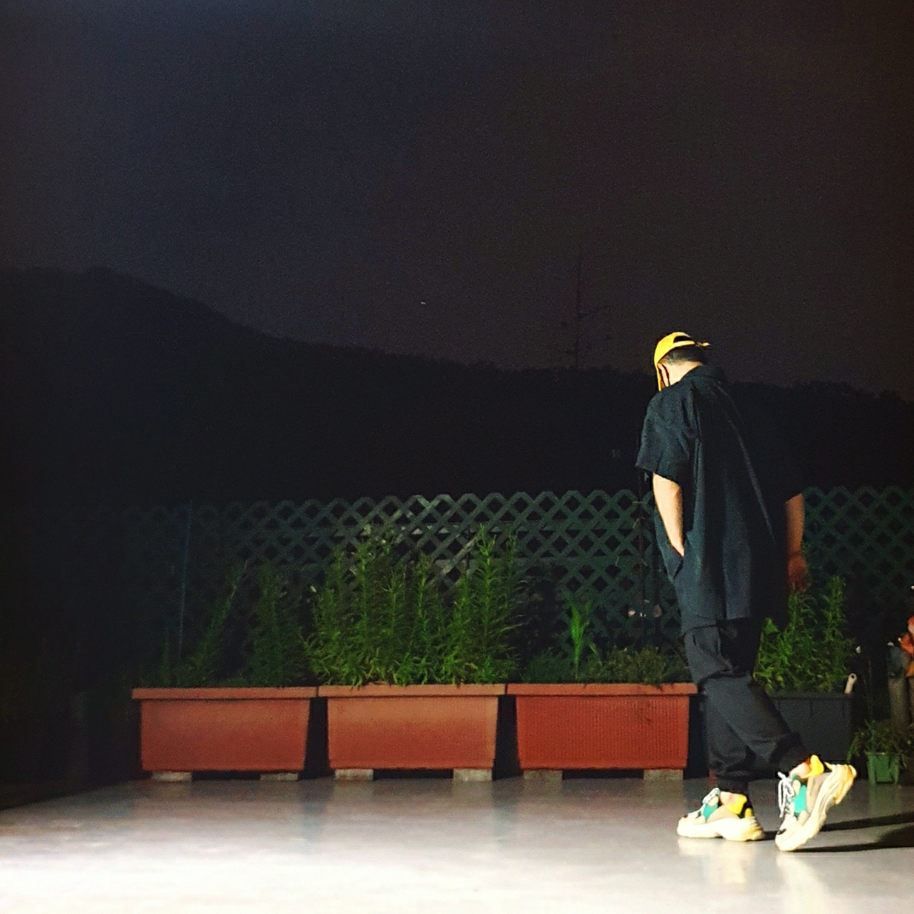Balenciaga Triple S Yellow Green 착용 스타일 - 2