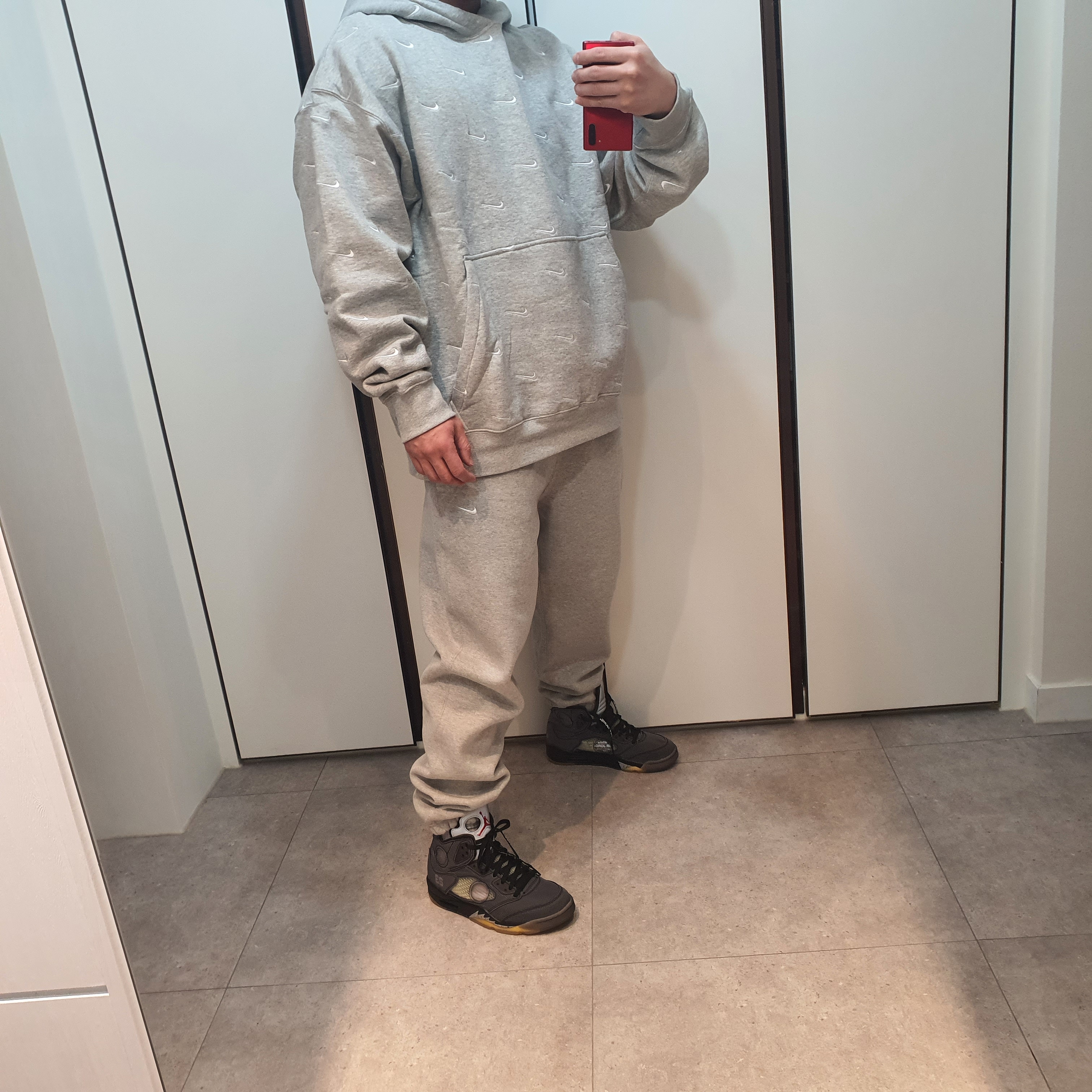 Jordan 5 x Off-White Retro SP Black Muslin 착용 스타일 - 1