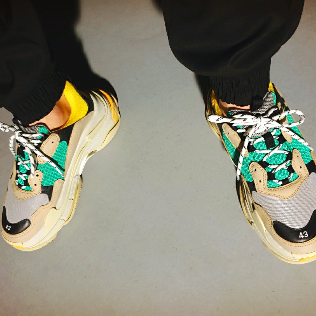 Balenciaga Triple S Yellow Green 착용 스타일 - 4