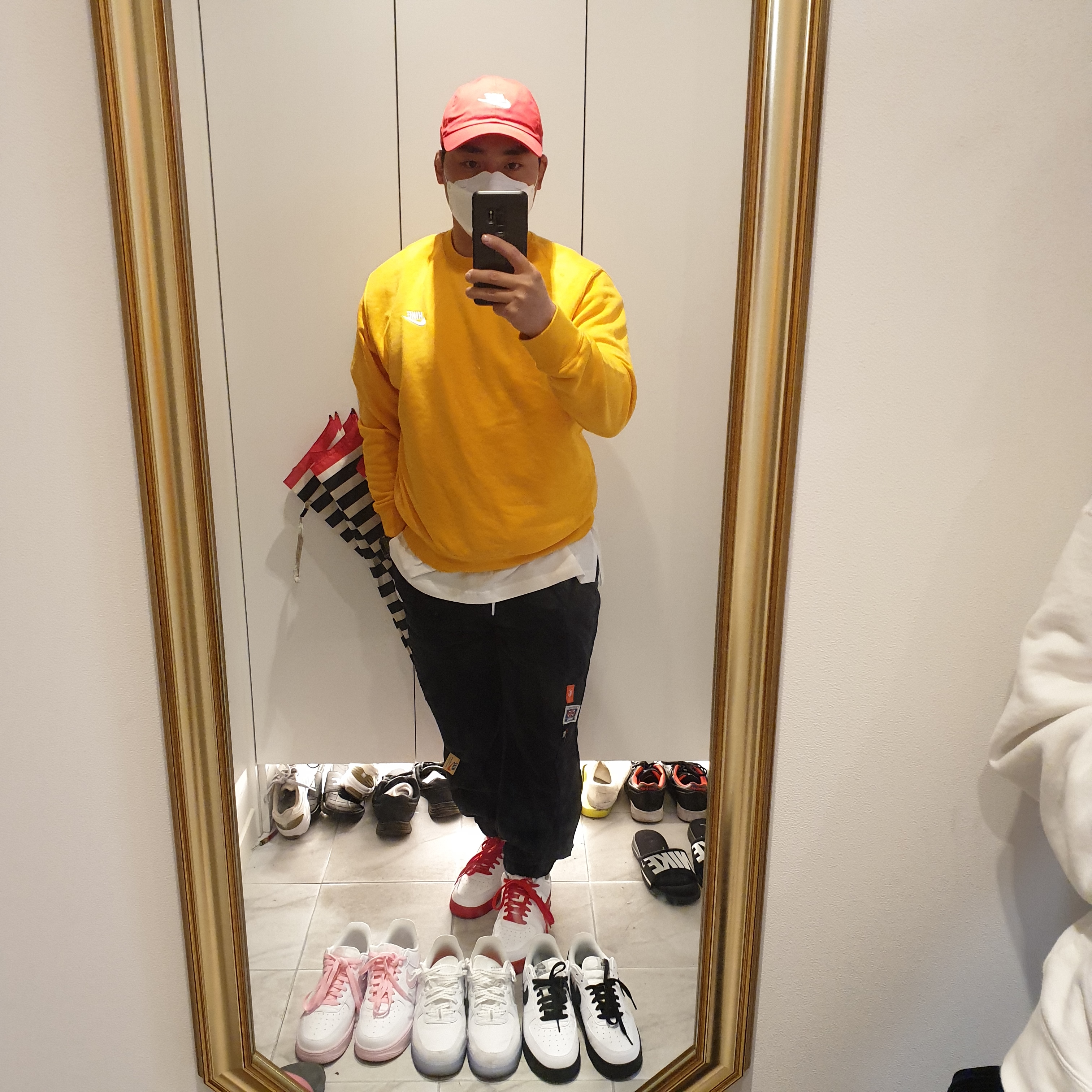 Nike Air Force 1 Low White Red Midsole 착용 스타일