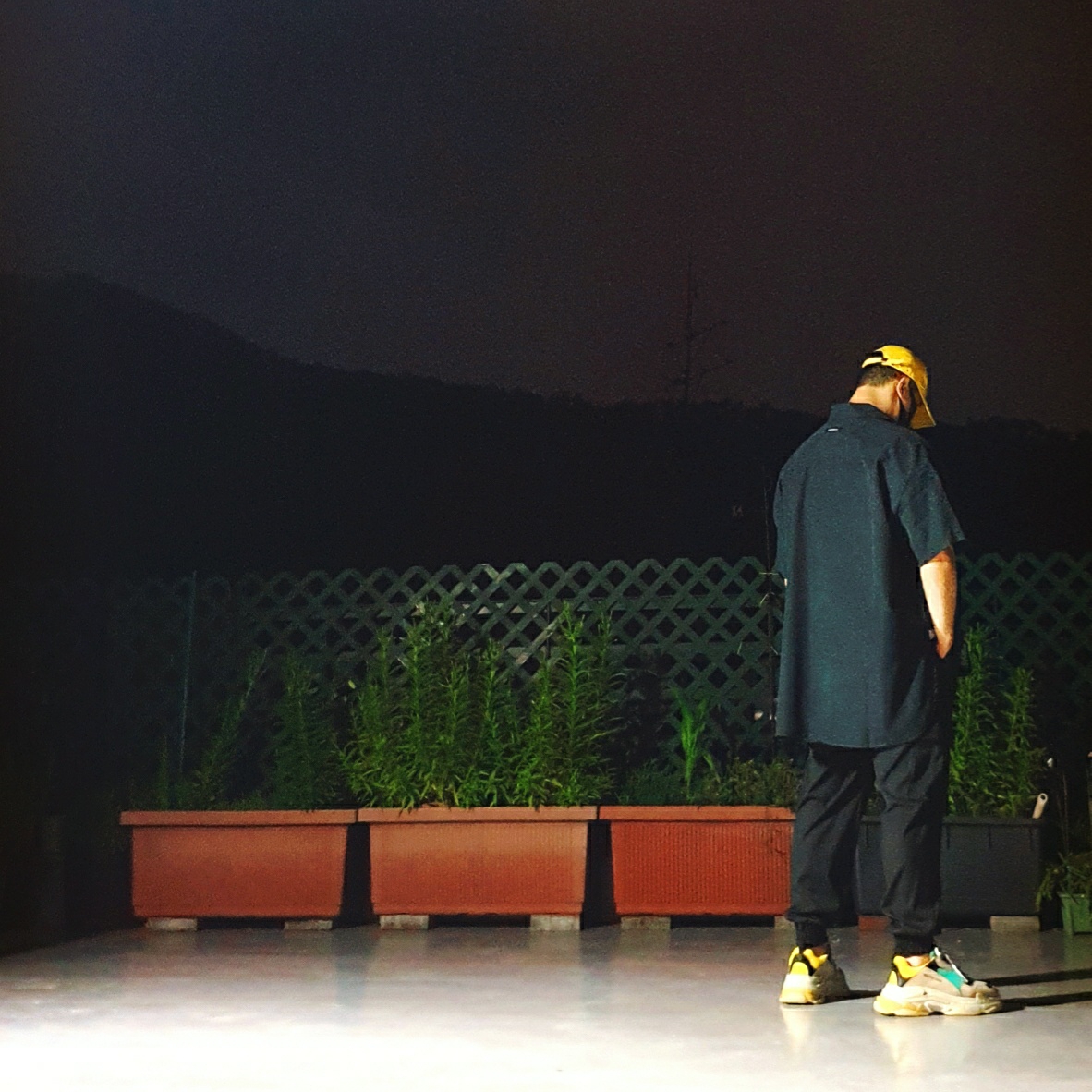 Balenciaga Triple S Yellow Green 착용 스타일 - 3
