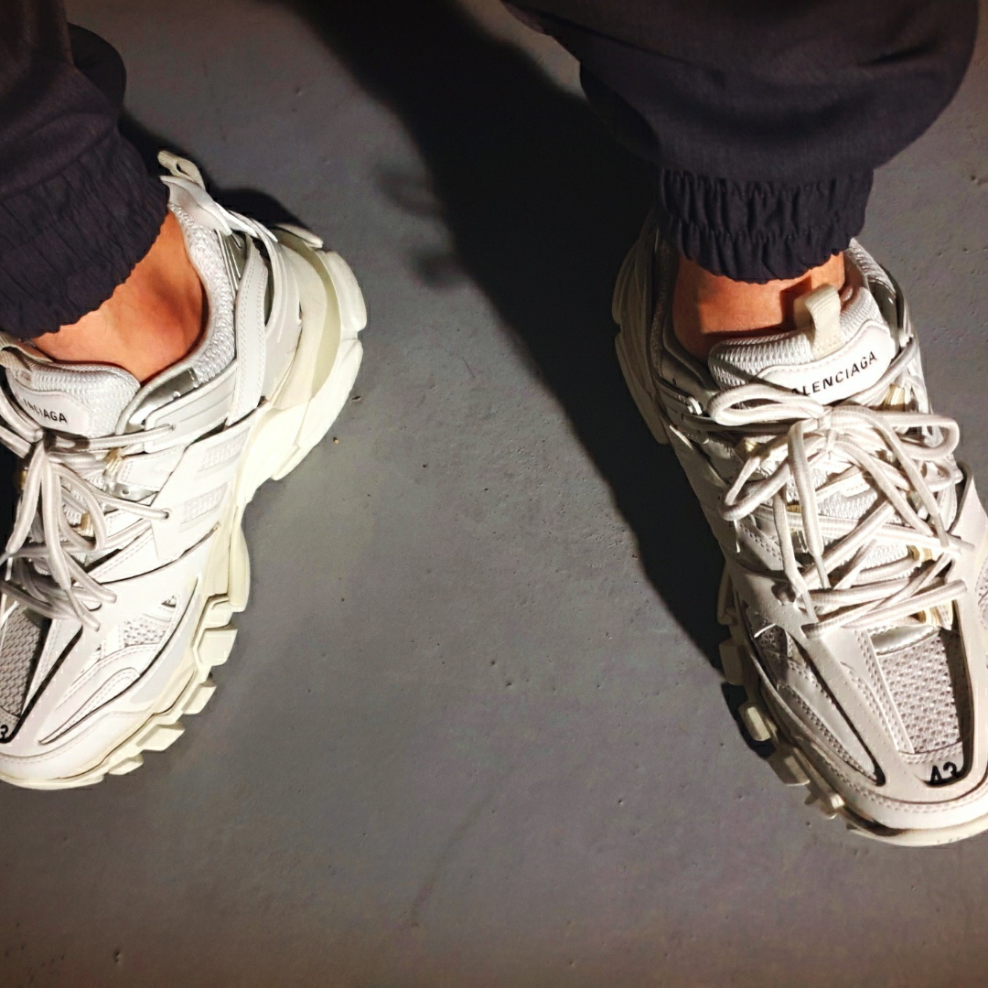 Balenciaga Track Sneakers White 2019 착용 스타일 - 4