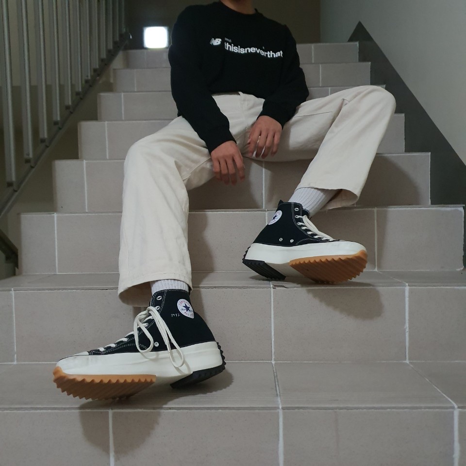 Converse x JW Anderson Run Star Hike Hi Black 착용 스타일