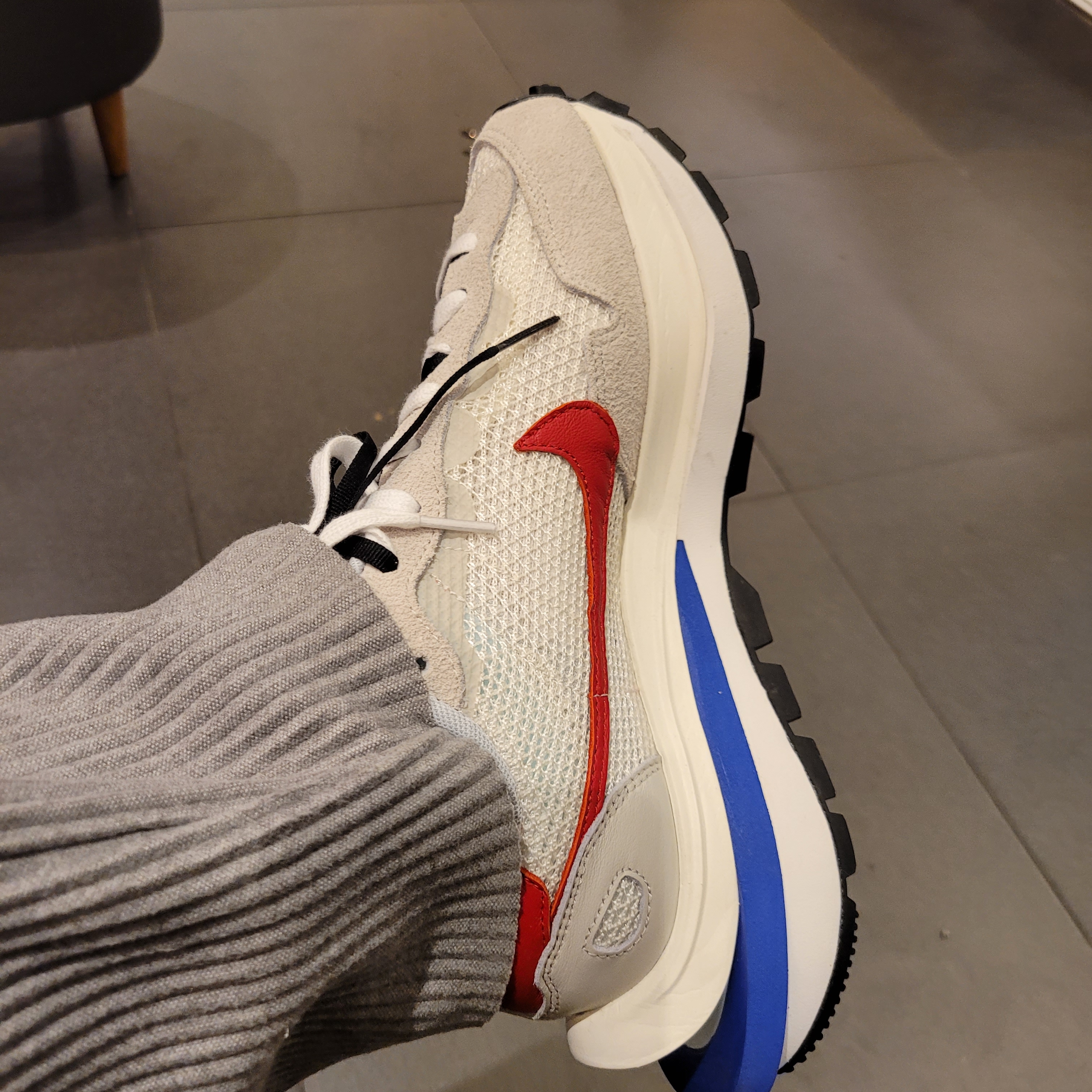 Nike x Sacai VaporWaffle Royal Fuchsia 착용 스타일