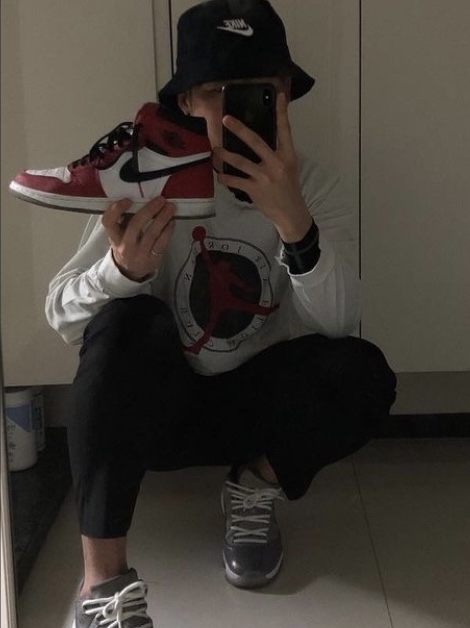 Jordan 1 Retro High Spider-Man Origin Story, Jordan 11 Retro Low Cool Grey 착용 스타일