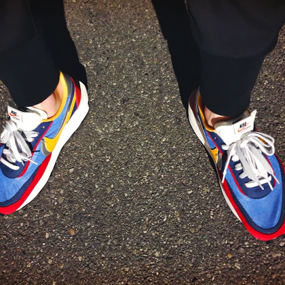 Nike x Sacai LDWaffle Blue Multi 착용 스타일 - 4