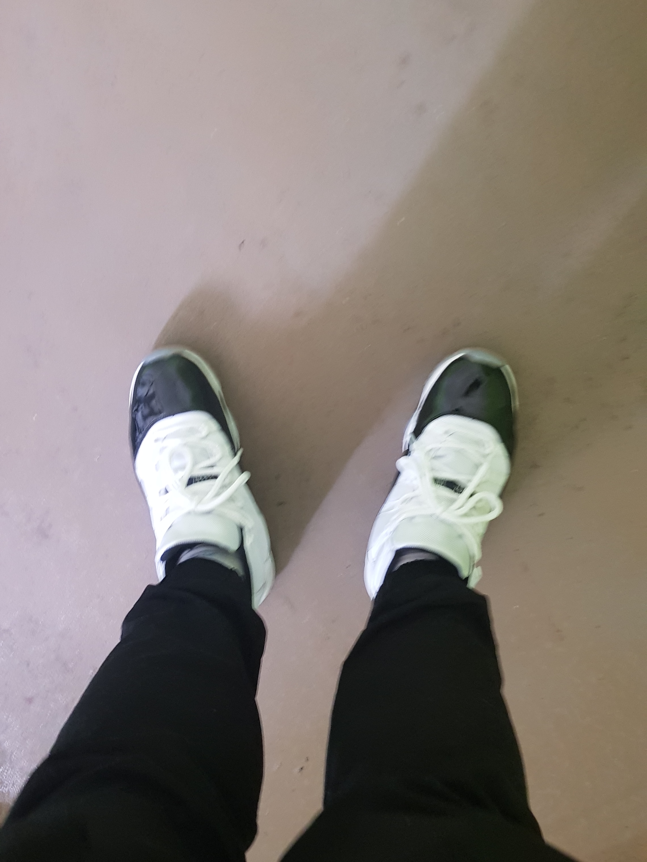 Jordan 11 Retro Concord 2018, Jordan 4 Retro Toro Bravo 착용 스타일 - 1