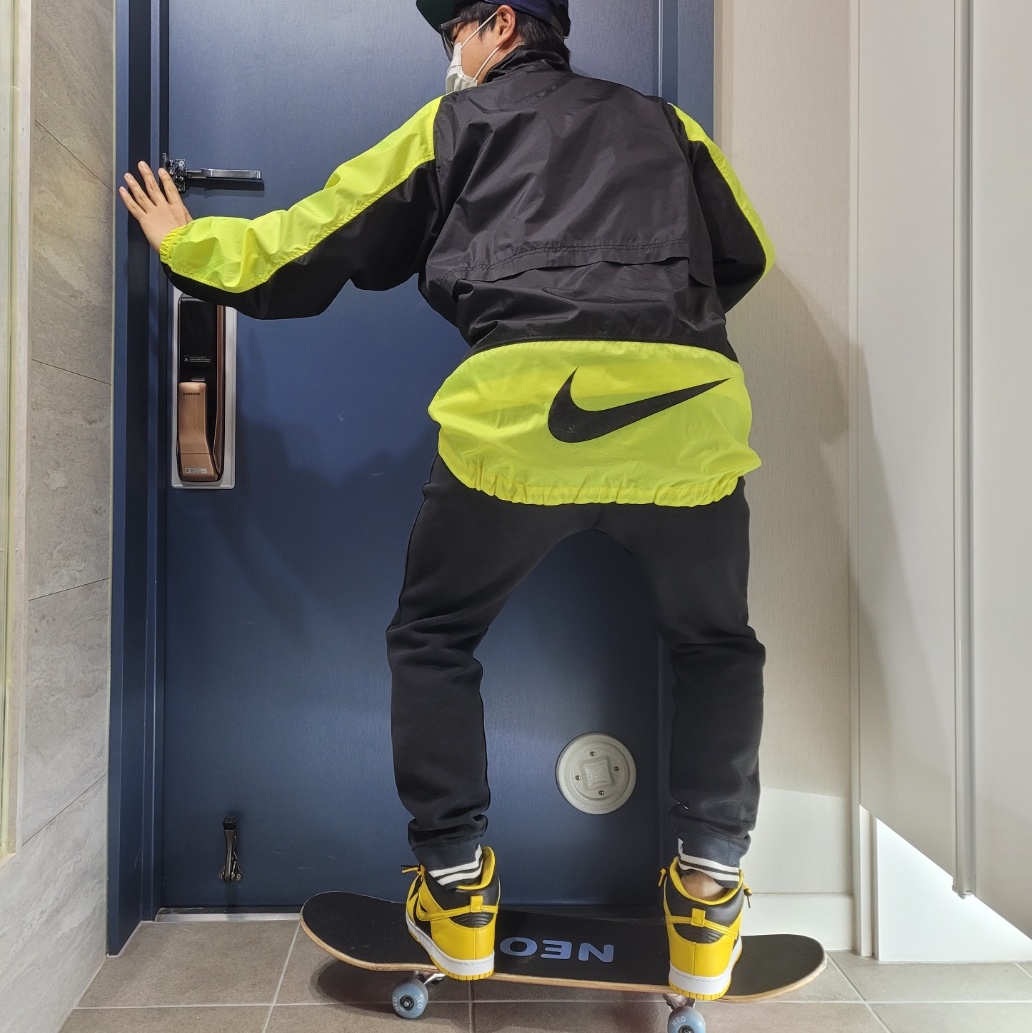 Nike Dunk High SP Varsity Maize 착용 스타일