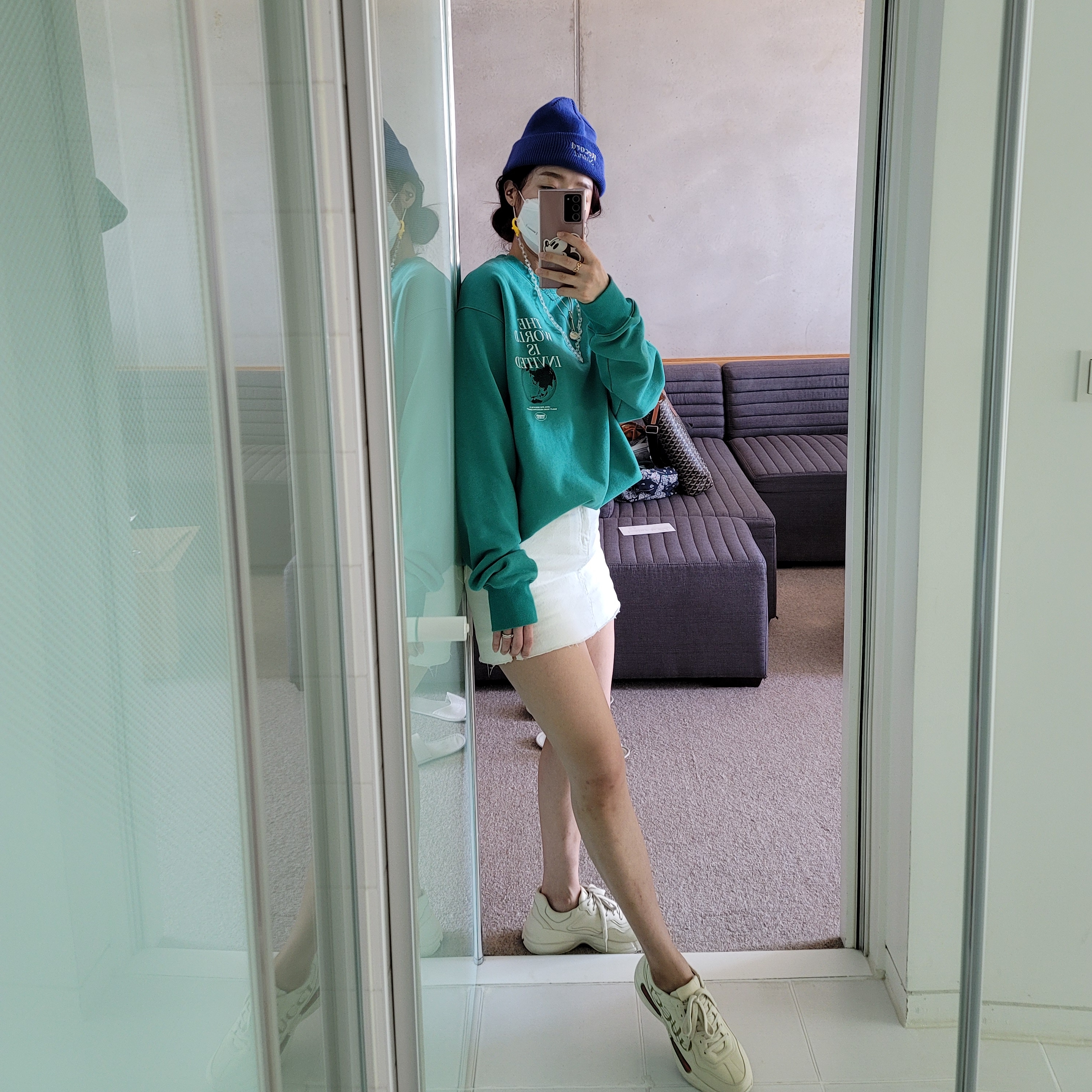 Gucci Rhyton Leather Sneakers Logo 착용 스타일