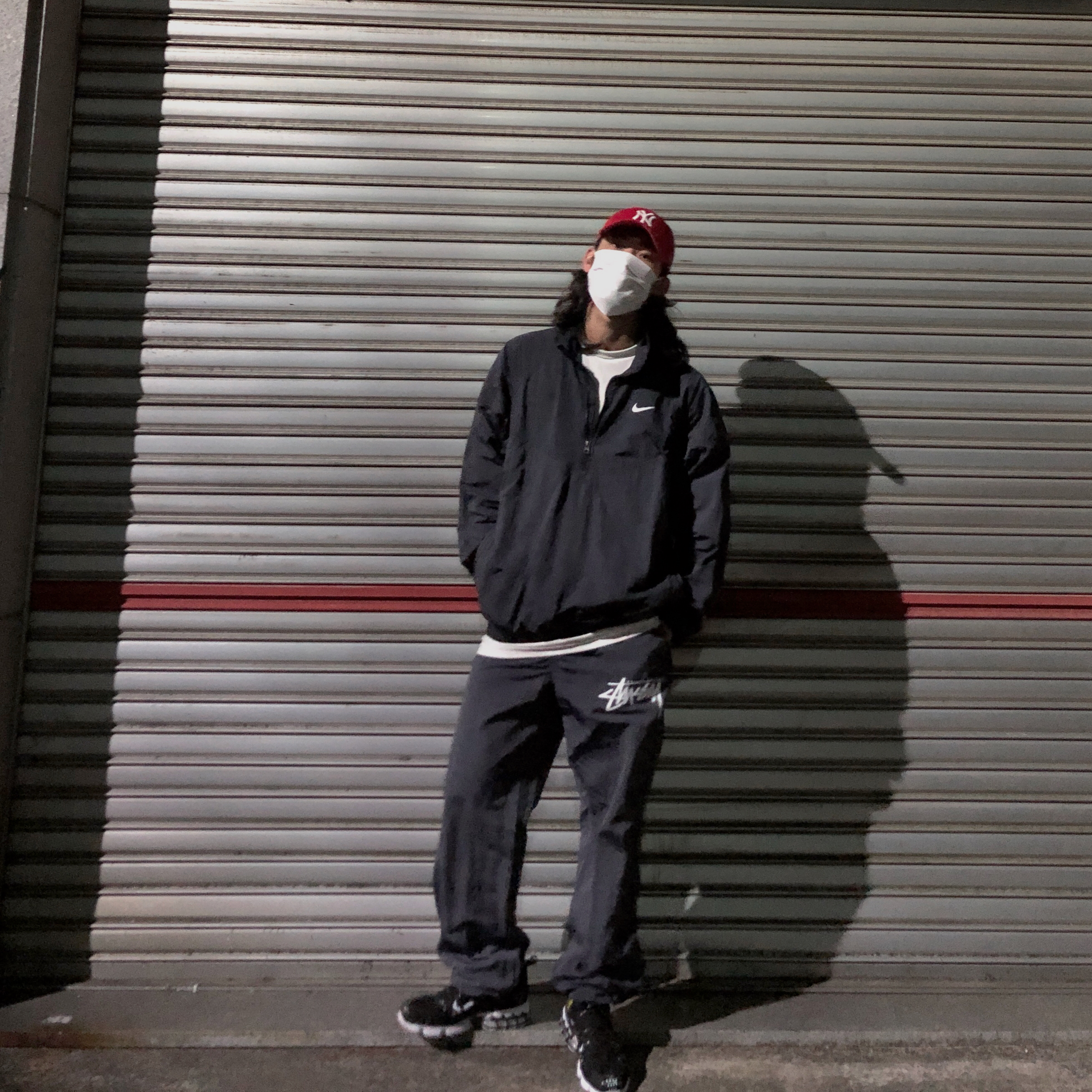 Nike x Stussy Beach Pants Off Noir, Nike x Stussy Windrunner Jacket Off Noir 착용 스타일