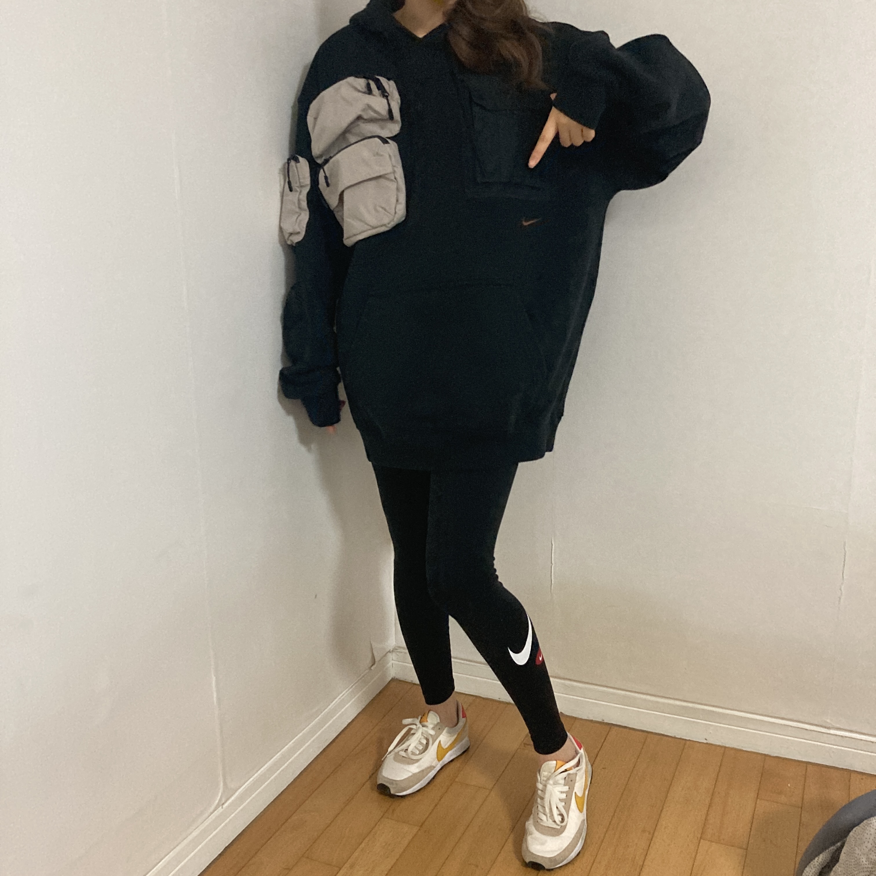 Nike x Travis Scott NRG AG Utility Hoodie Black 착용 스타일