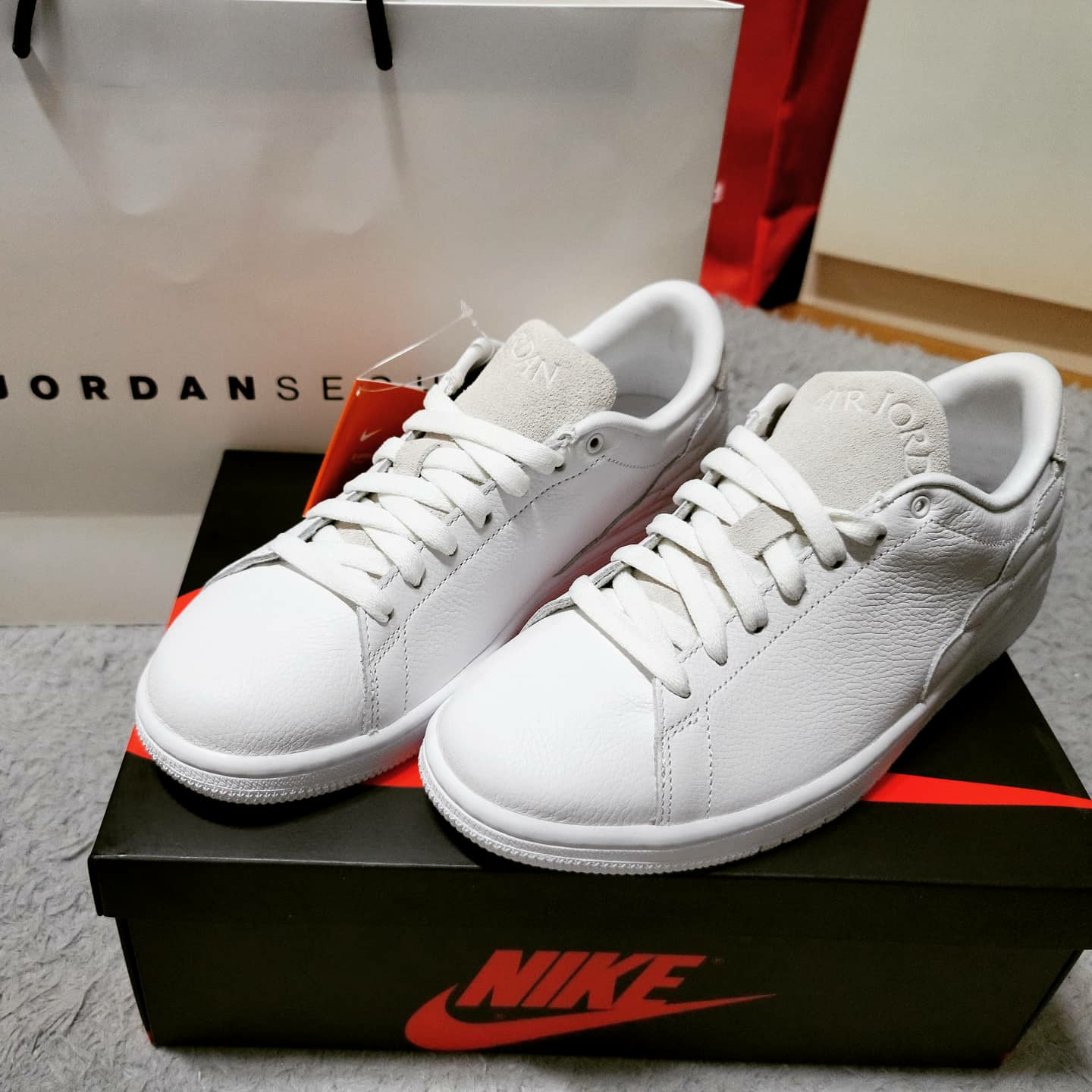 Jordan 1 Centre Court White On White 착용 스타일 - 1