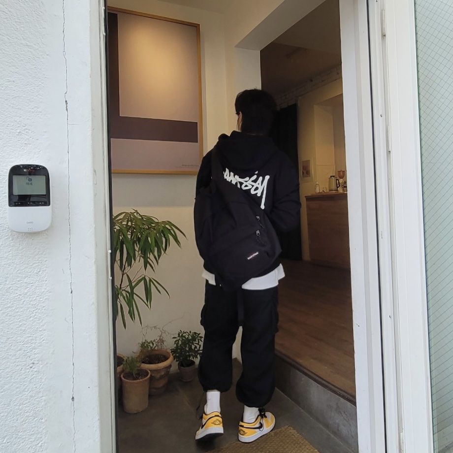 (W) Jordan 1 Low SE Laser Orange 착용 스타일