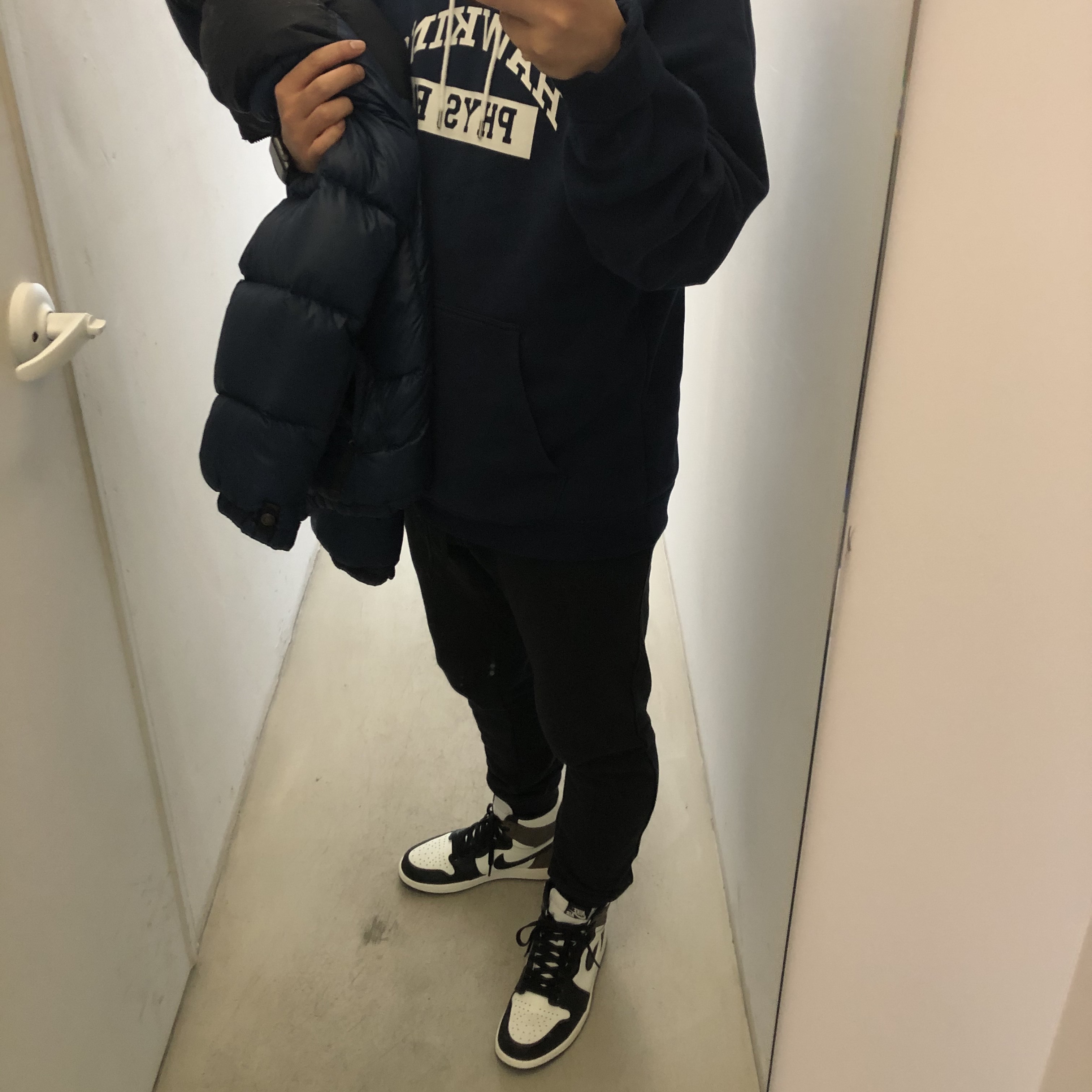 Jordan 1 Retro High OG Black Mocha 착용 스타일