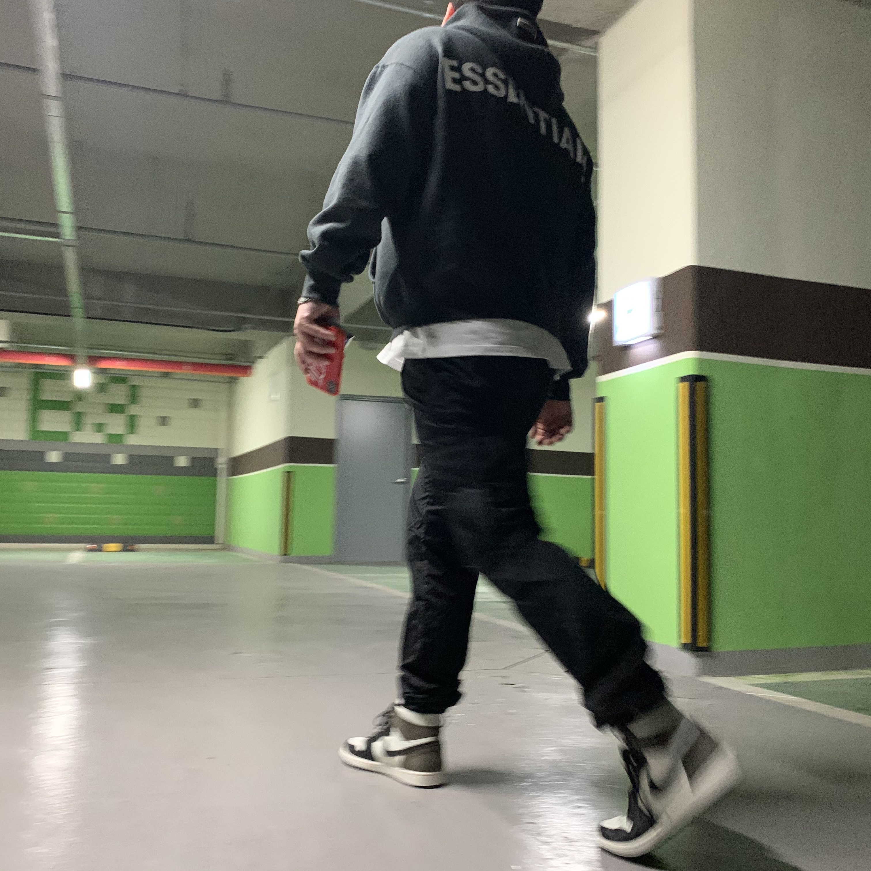 Jordan 1 Retro High OG Black Mocha 착용 스타일