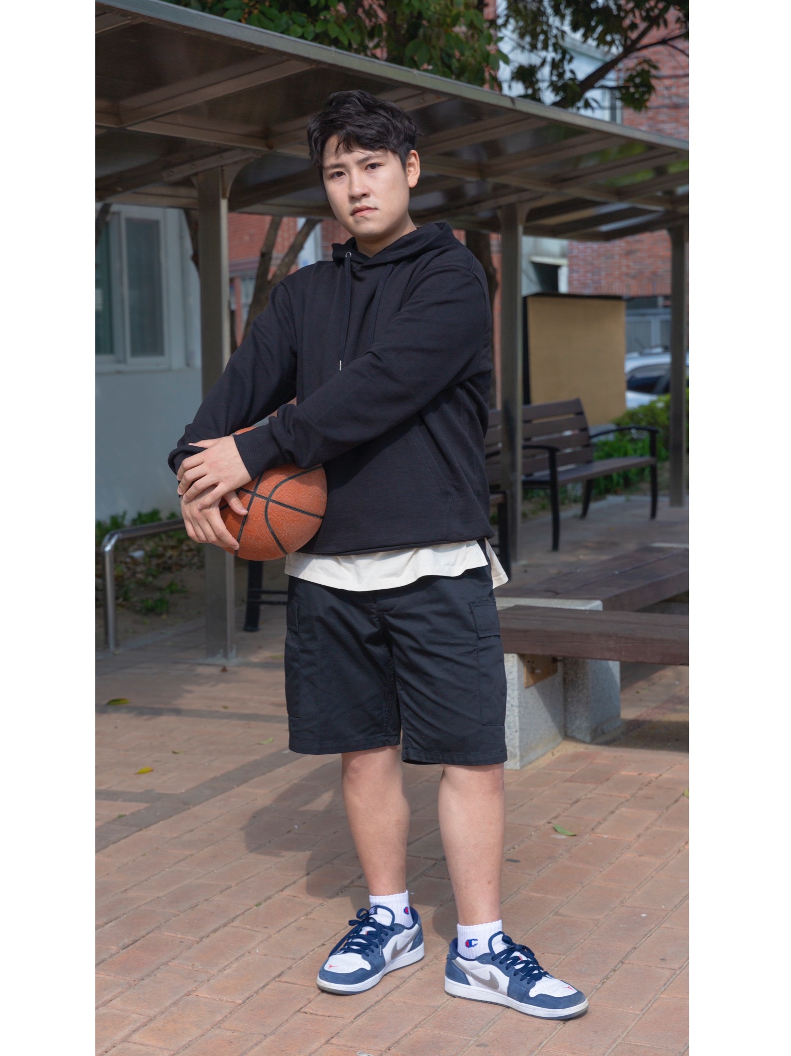 Jordan 1 Low SB Koston Midnight Navy 착용 스타일