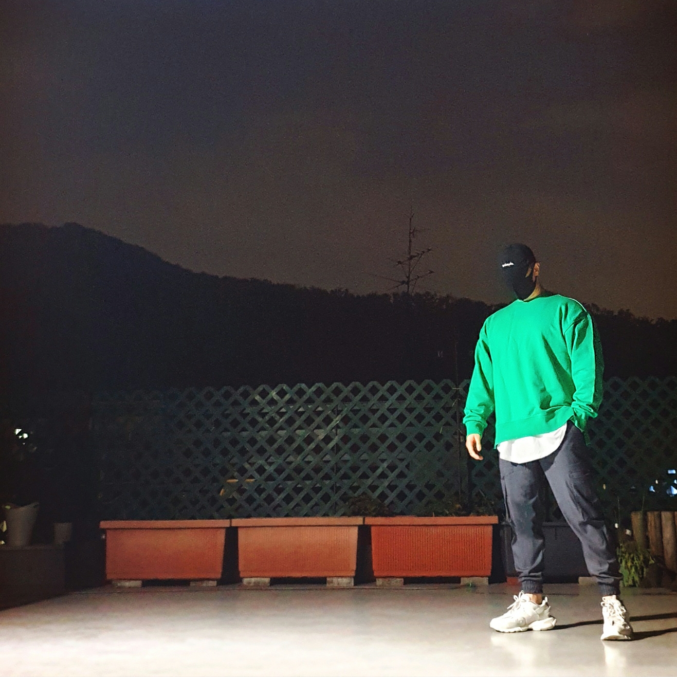 Balenciaga Track Sneakers White 2019 착용 스타일 - 1