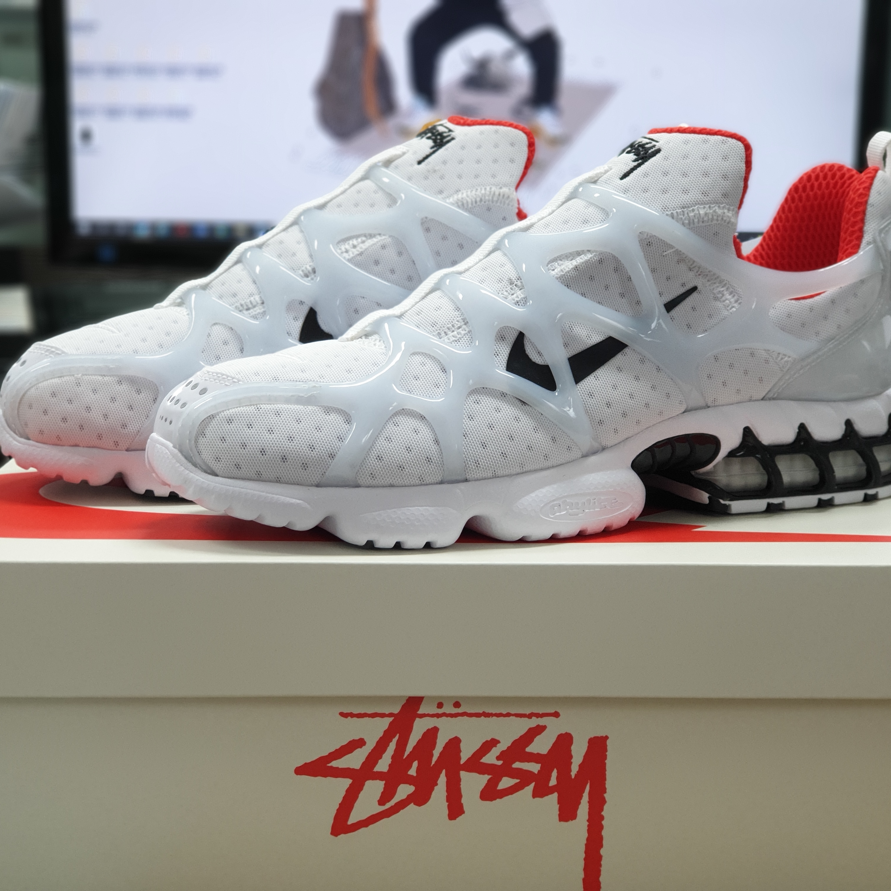 Nike x Stussy Air Zoom Spiridon Kukini White 착용 스타일