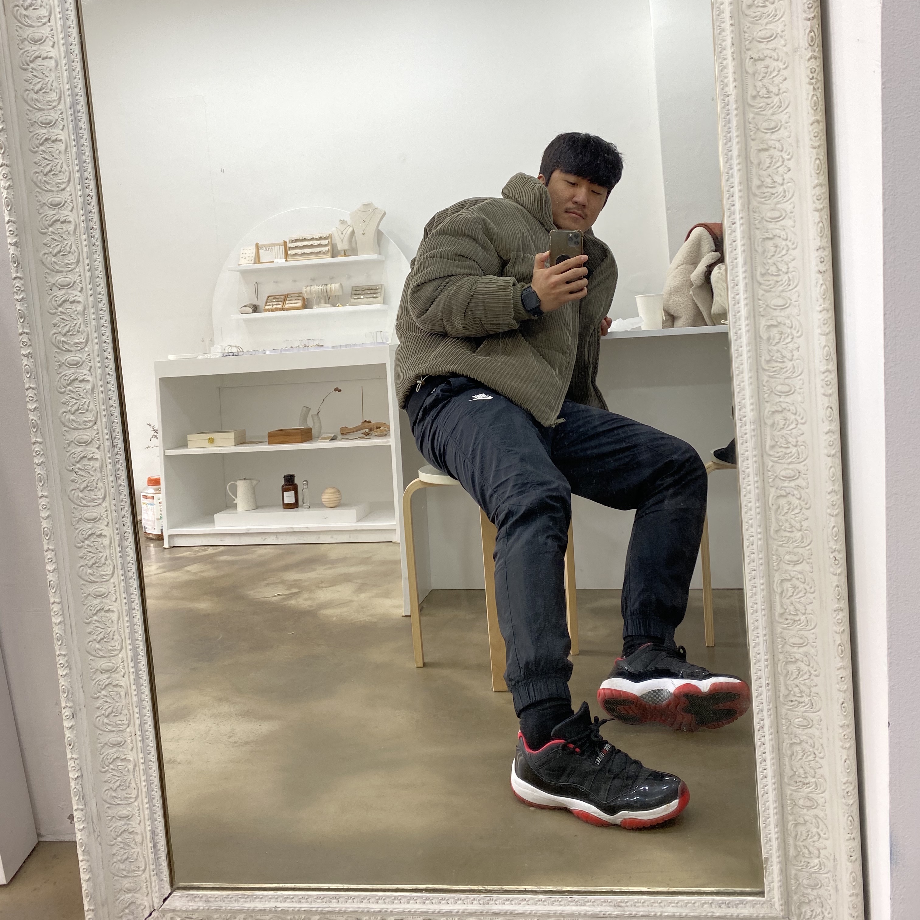 Jordan 11 Retro Low Bred 착용 스타일