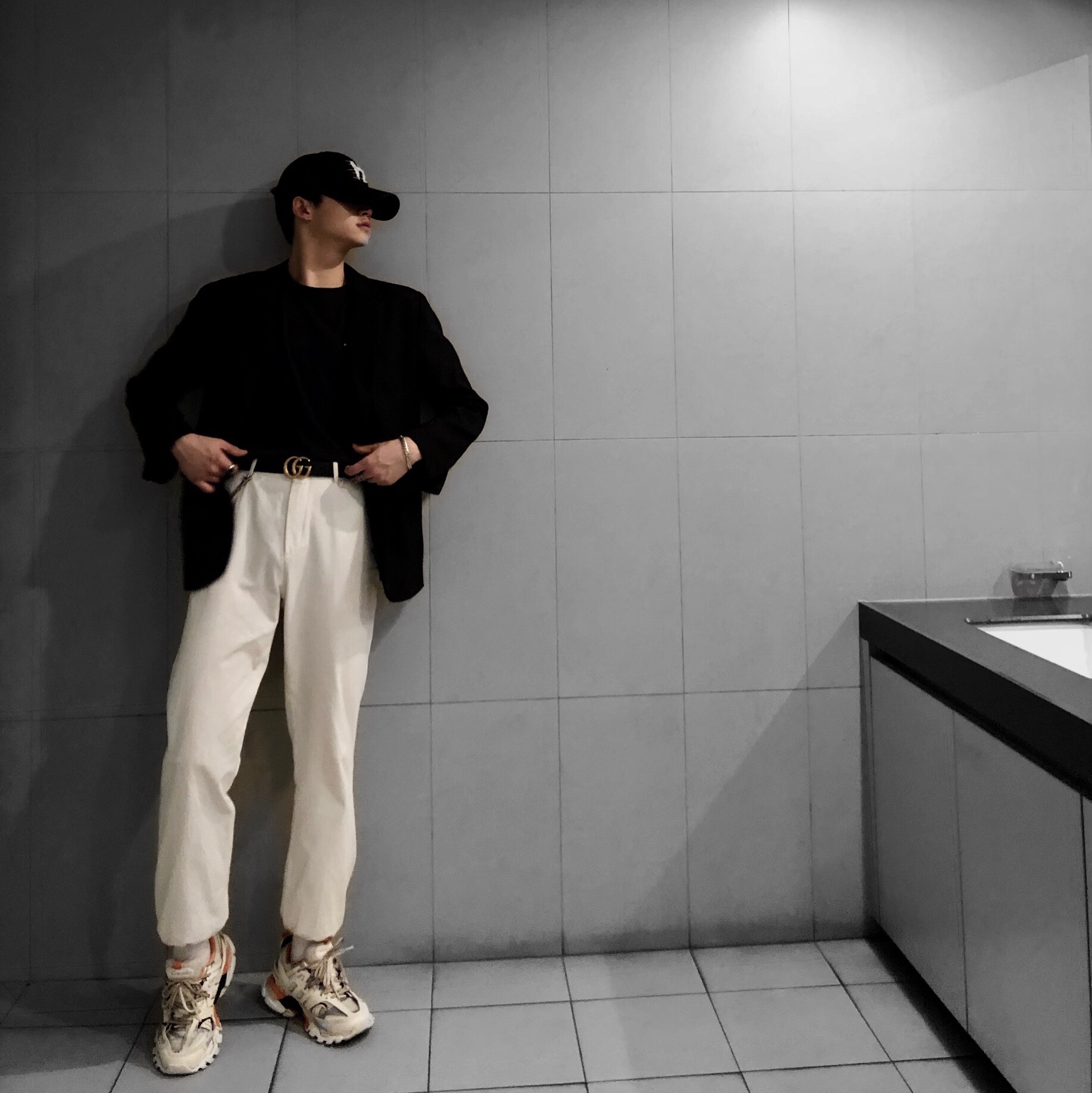 Nike x Supreme Zoom Streak Spectrum Plus Black, Balenciaga Track Sneakers White Orange 2019 착용 스타일 - 2