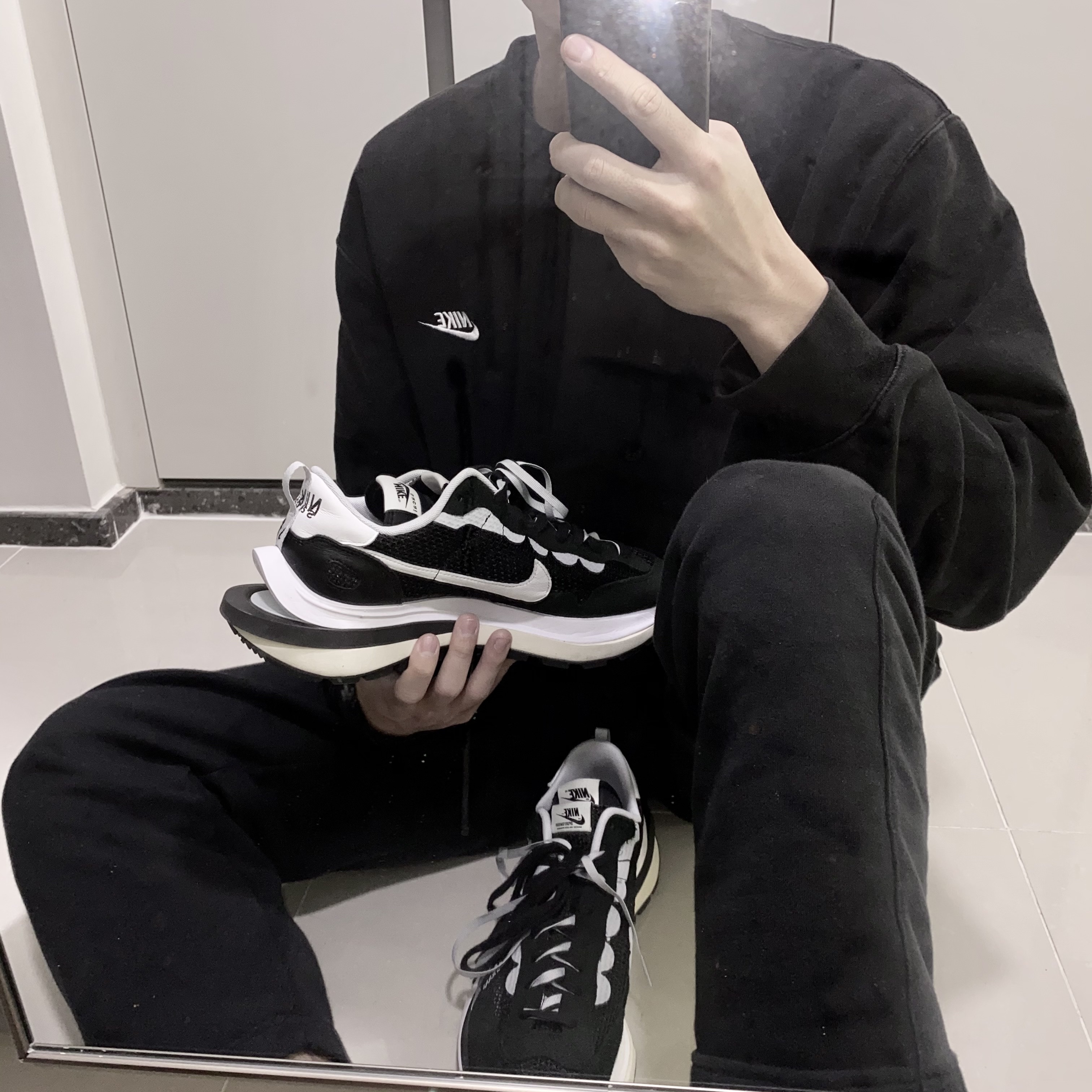 Nike x Sacai VaporWaffle Black White 착용 스타일