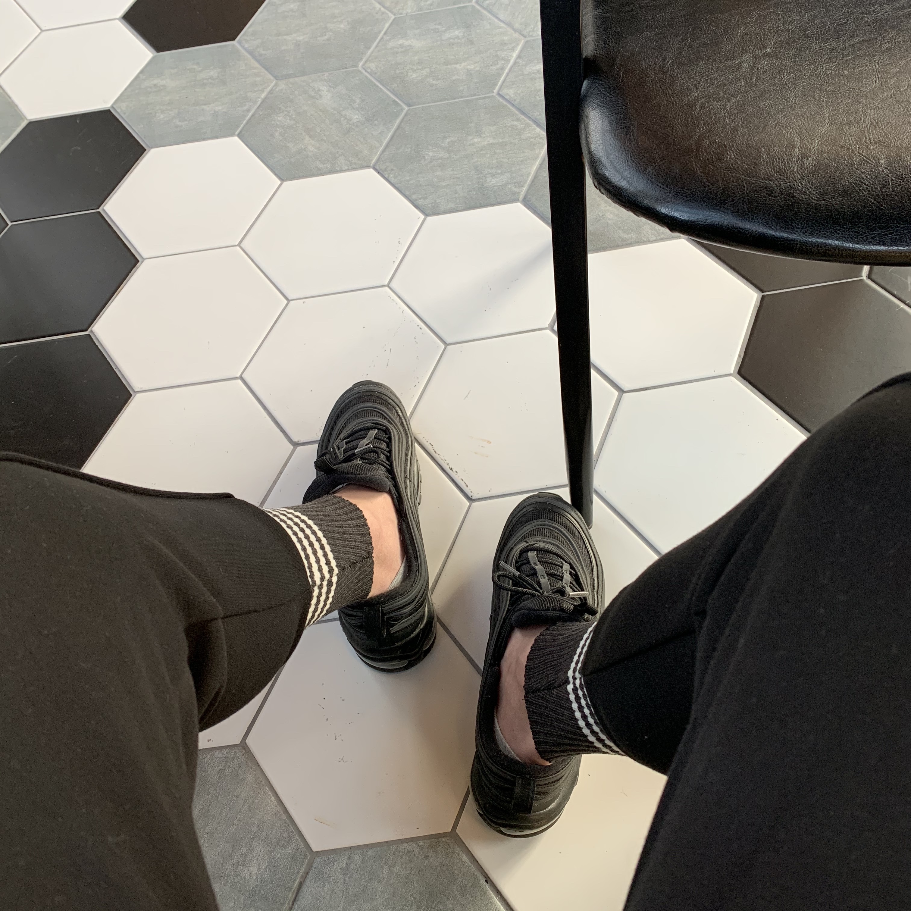Nike Air Max 97 Triple Black 착용 스타일