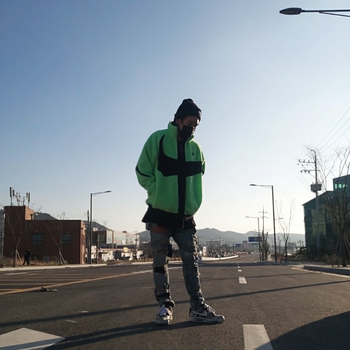 Nike x Peaceminusone Air Force 1 Low Para-Noise, Nike Big Swoosh Full Zip Jacket Green Black 착용 스타일