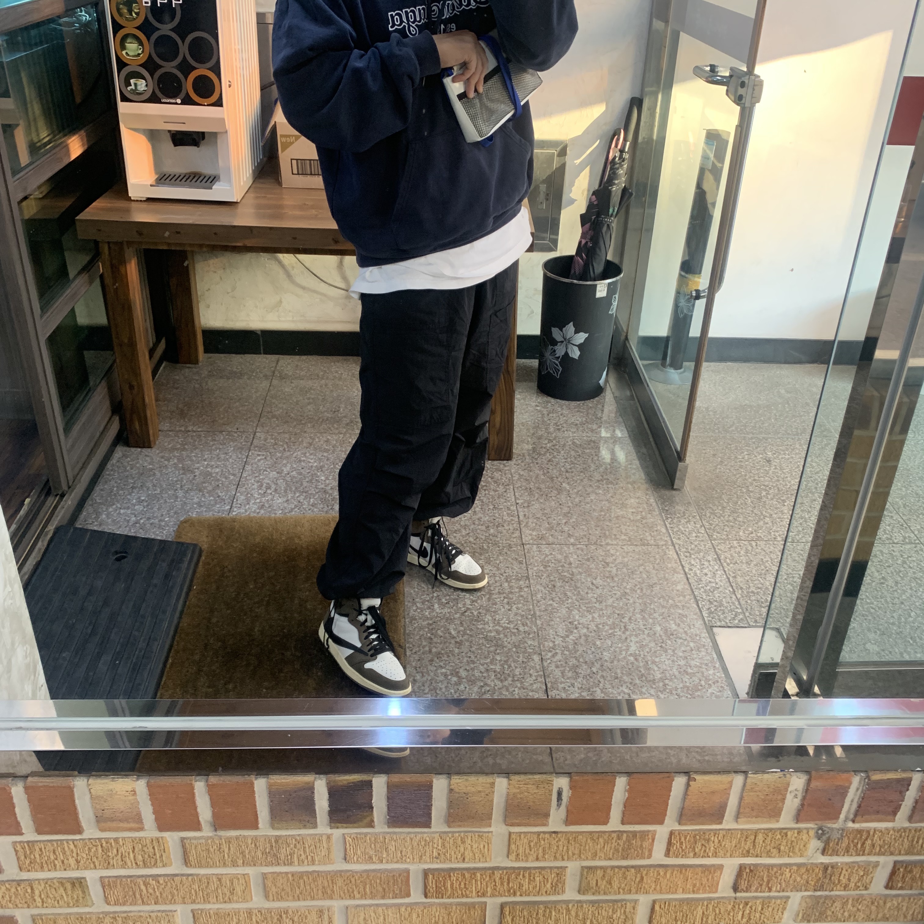 Jordan 1 x Travis Scott Retro High OG SP Mocha 착용 스타일