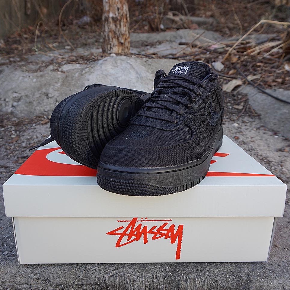 Nike x Stussy Air Force 1 Low Triple Black 착용 스타일 - 1