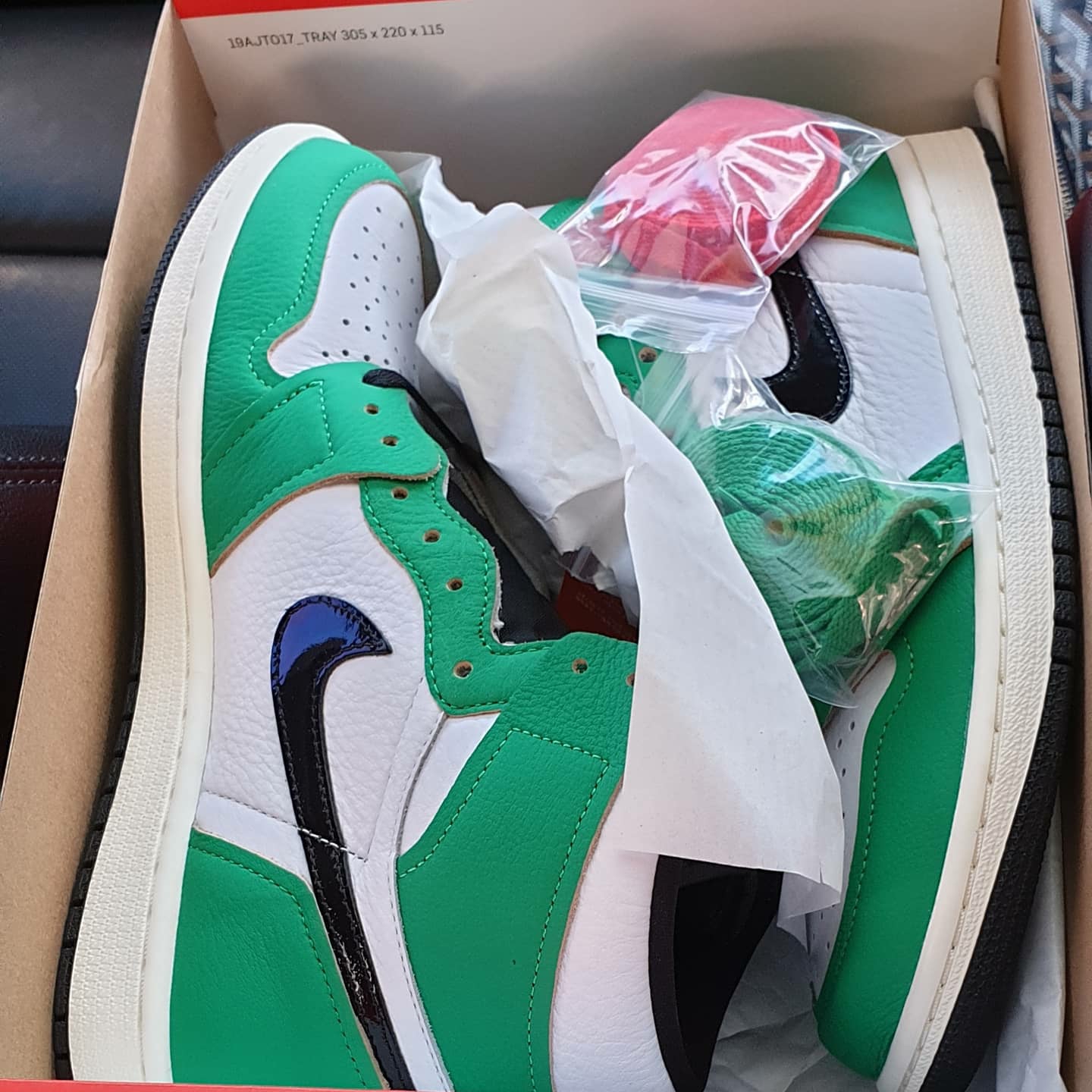 (W) Jordan 1 Retro High OG Lucky Green 착용 스타일 - 3