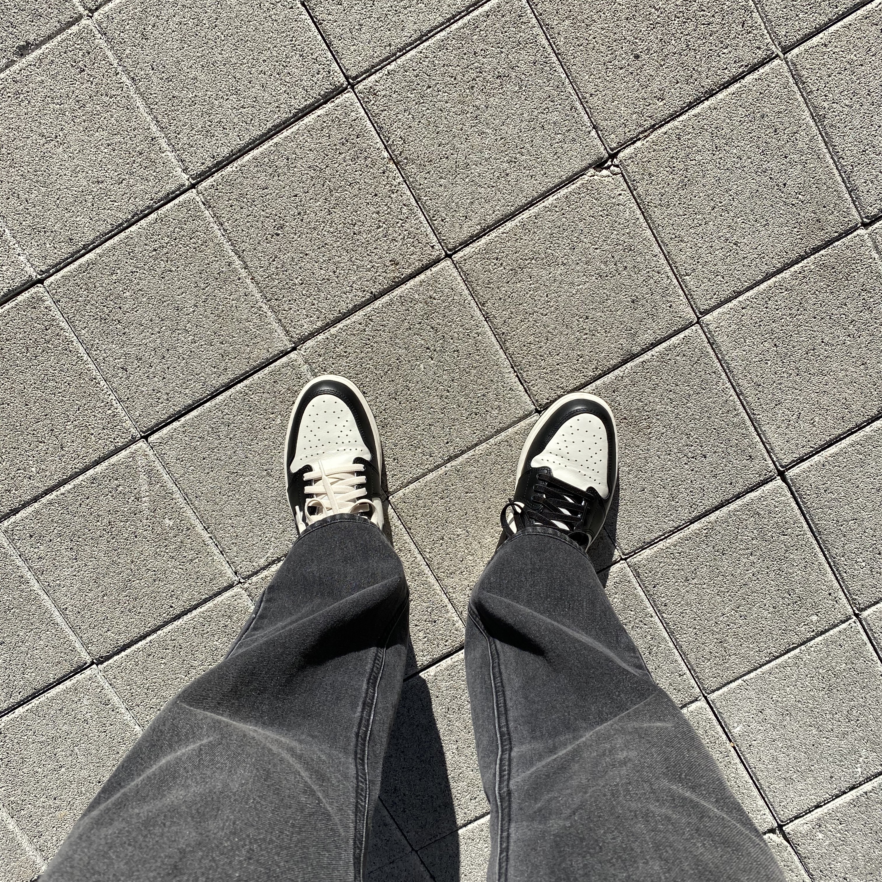 Jordan 1 Retro High OG Black Mocha 착용 스타일