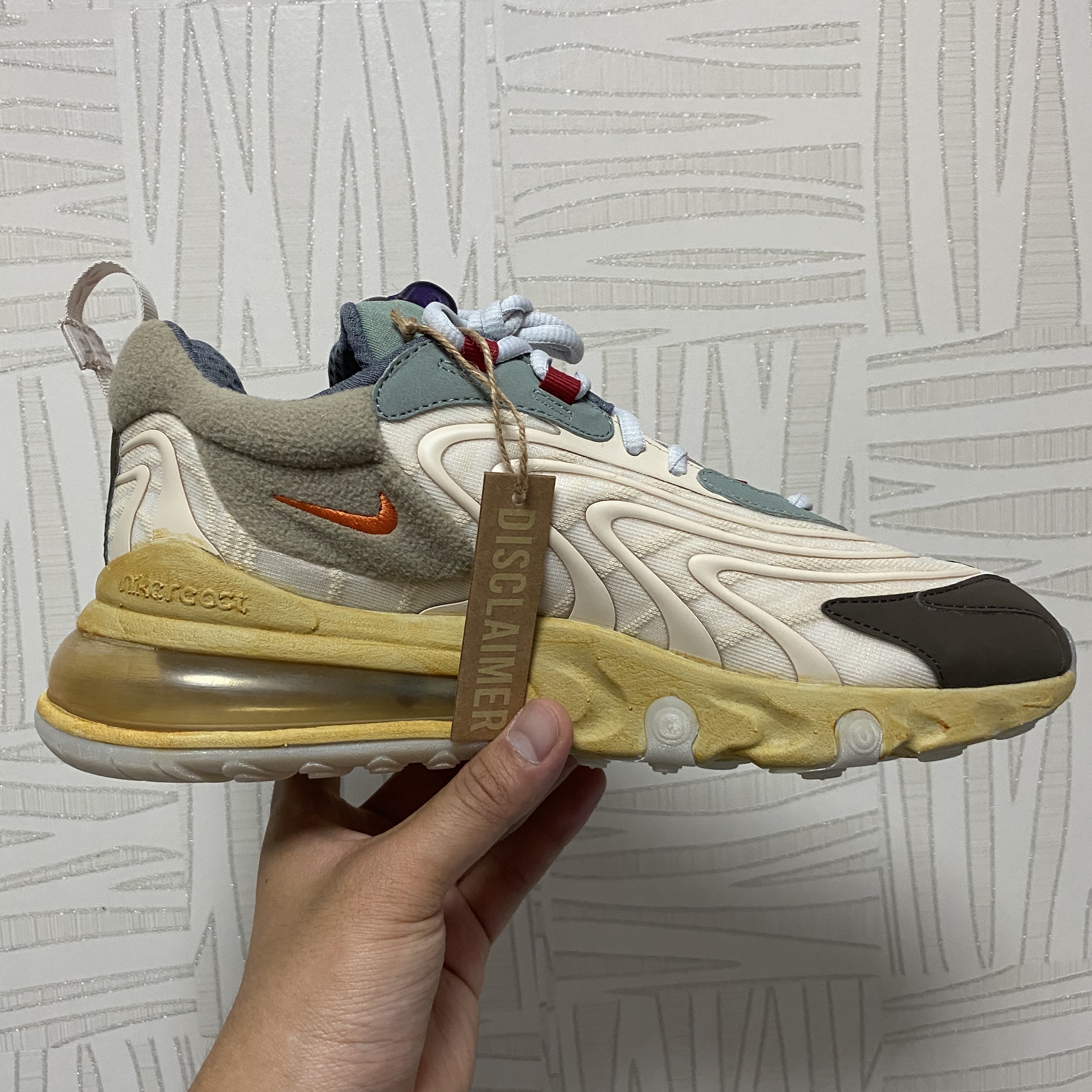Nike x Travis Scott Air Max 270 React Cactus Trails 착용 스타일 - 1