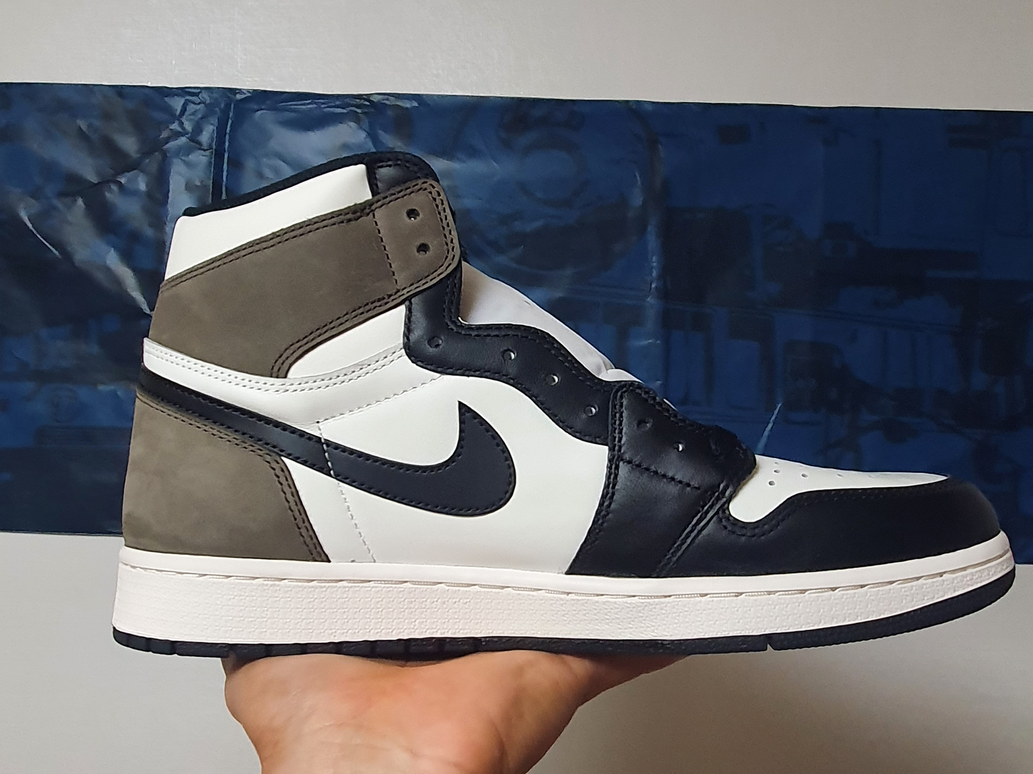 Jordan 1 Retro High OG Black Mocha 착용 스타일