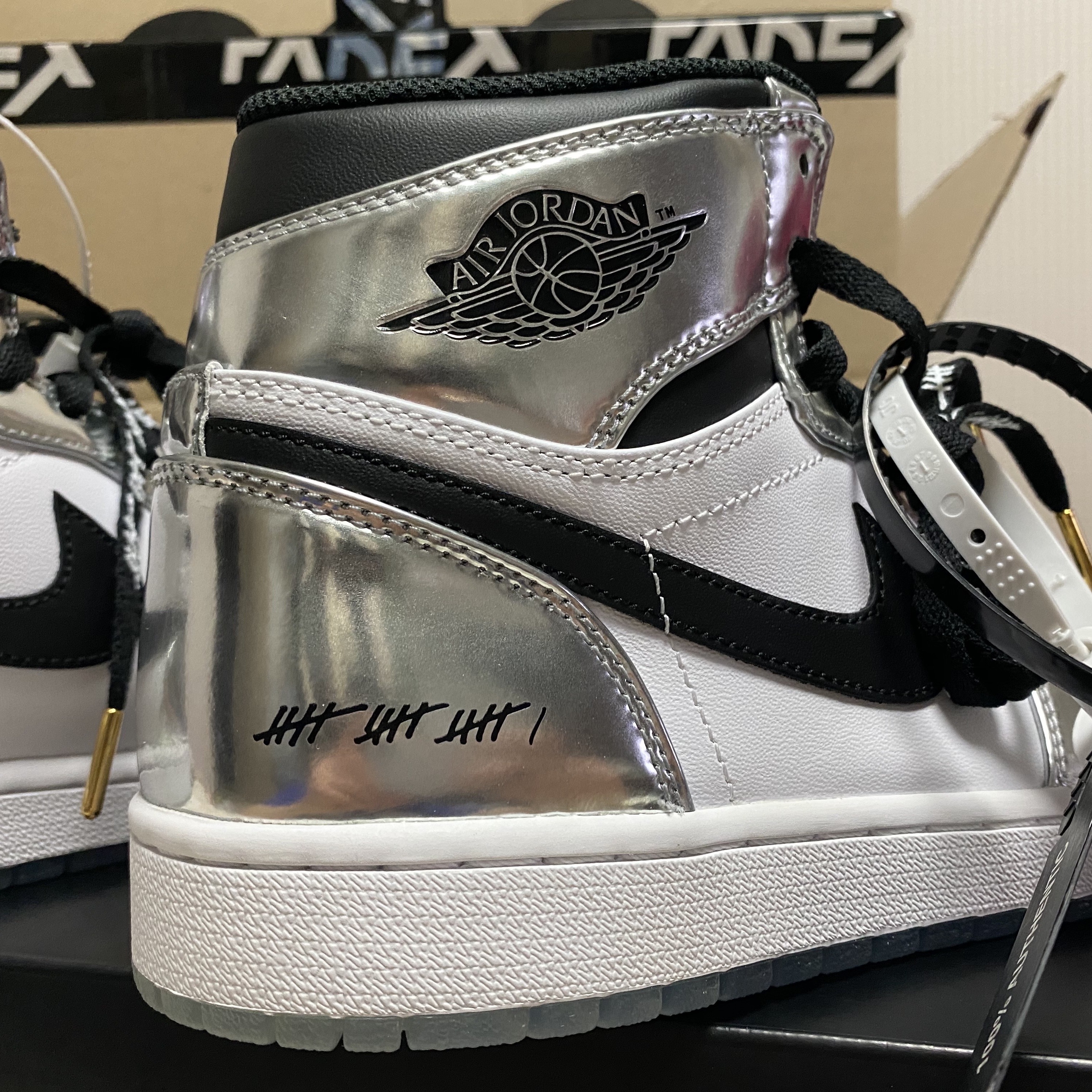 Jordan 1 Retro High Think 16 (Pass the Torch) 착용 스타일 - 3