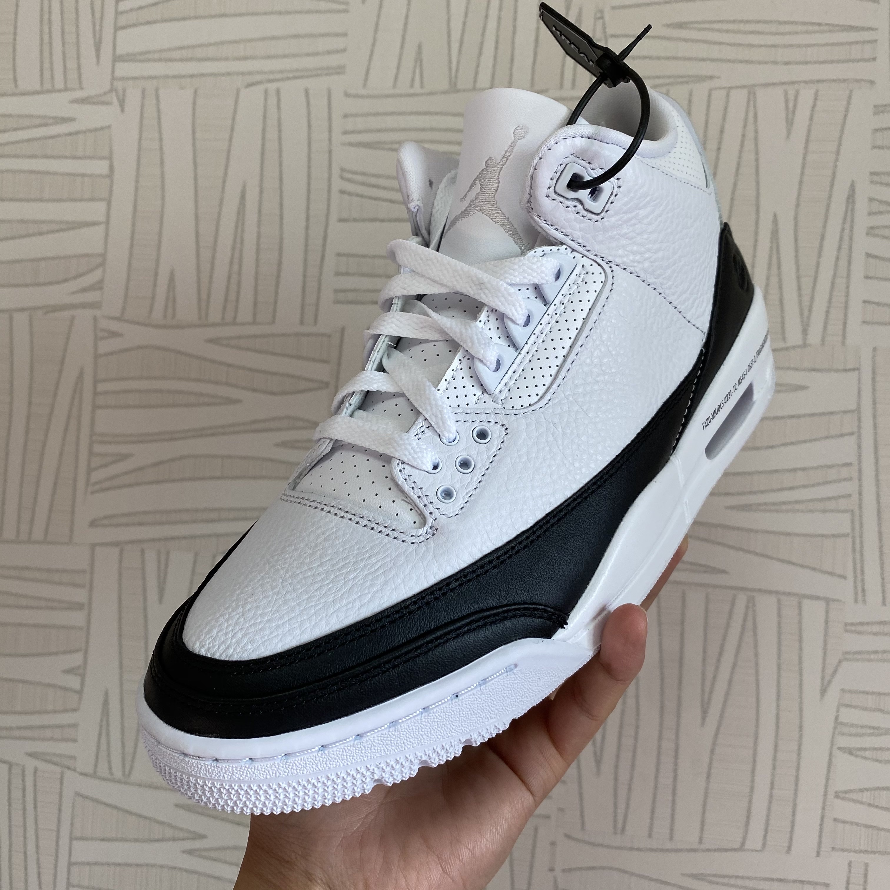Jordan 3 x Fragment Retro SP White Black 착용 스타일 - 2