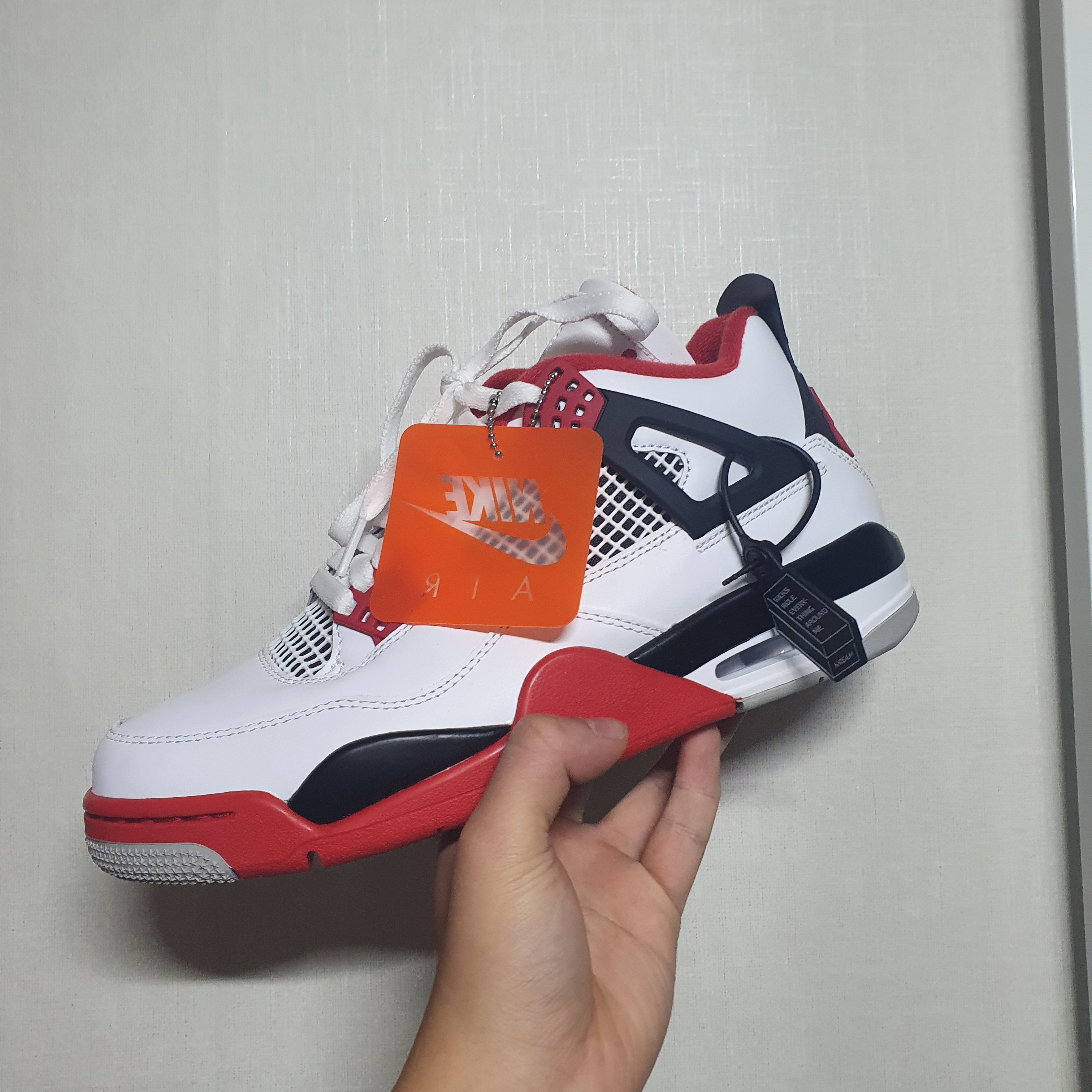 Jordan 4 Retro OG Fire Red 2020 착용 스타일