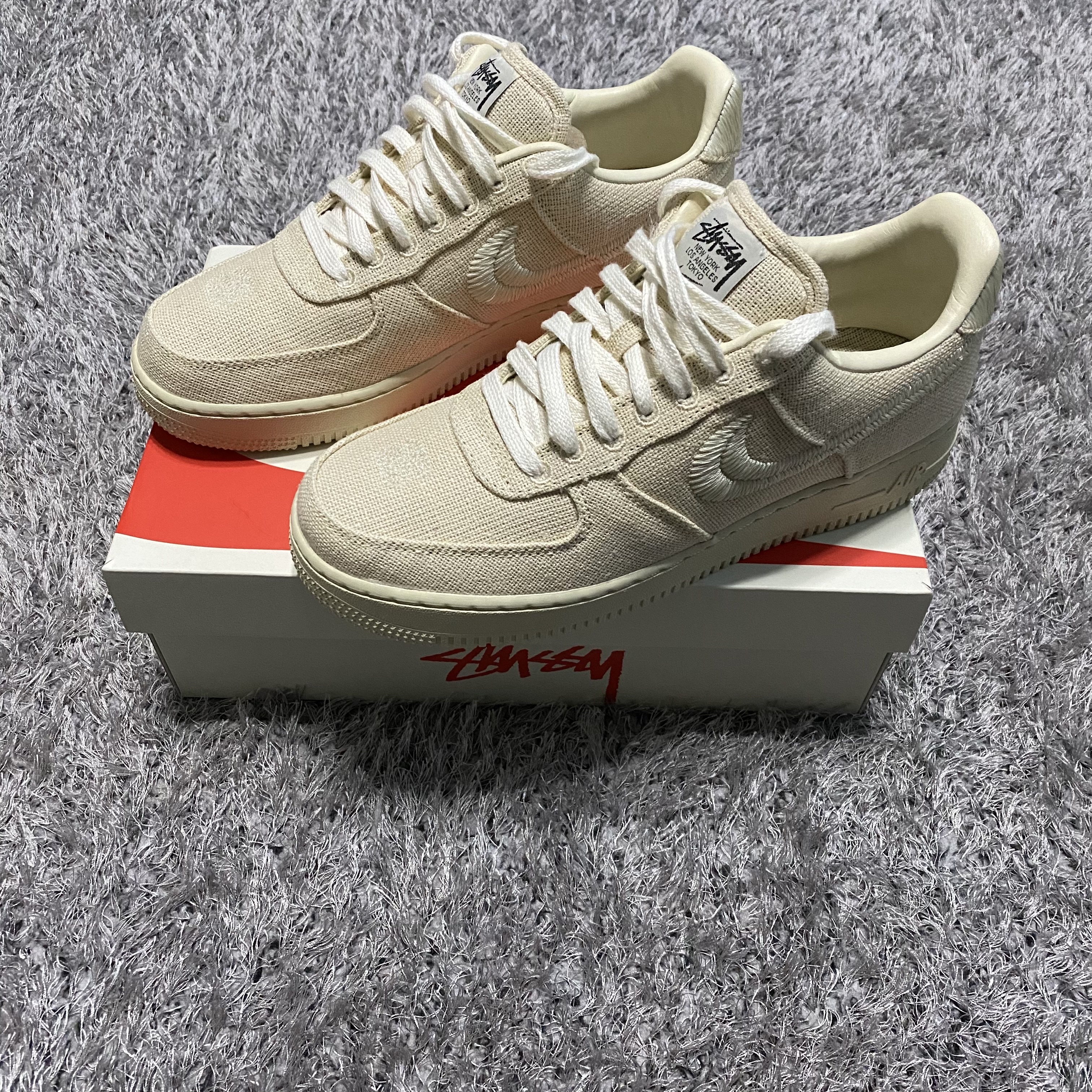 Nike x Stussy Air Force 1 Low Fossil 착용 스타일