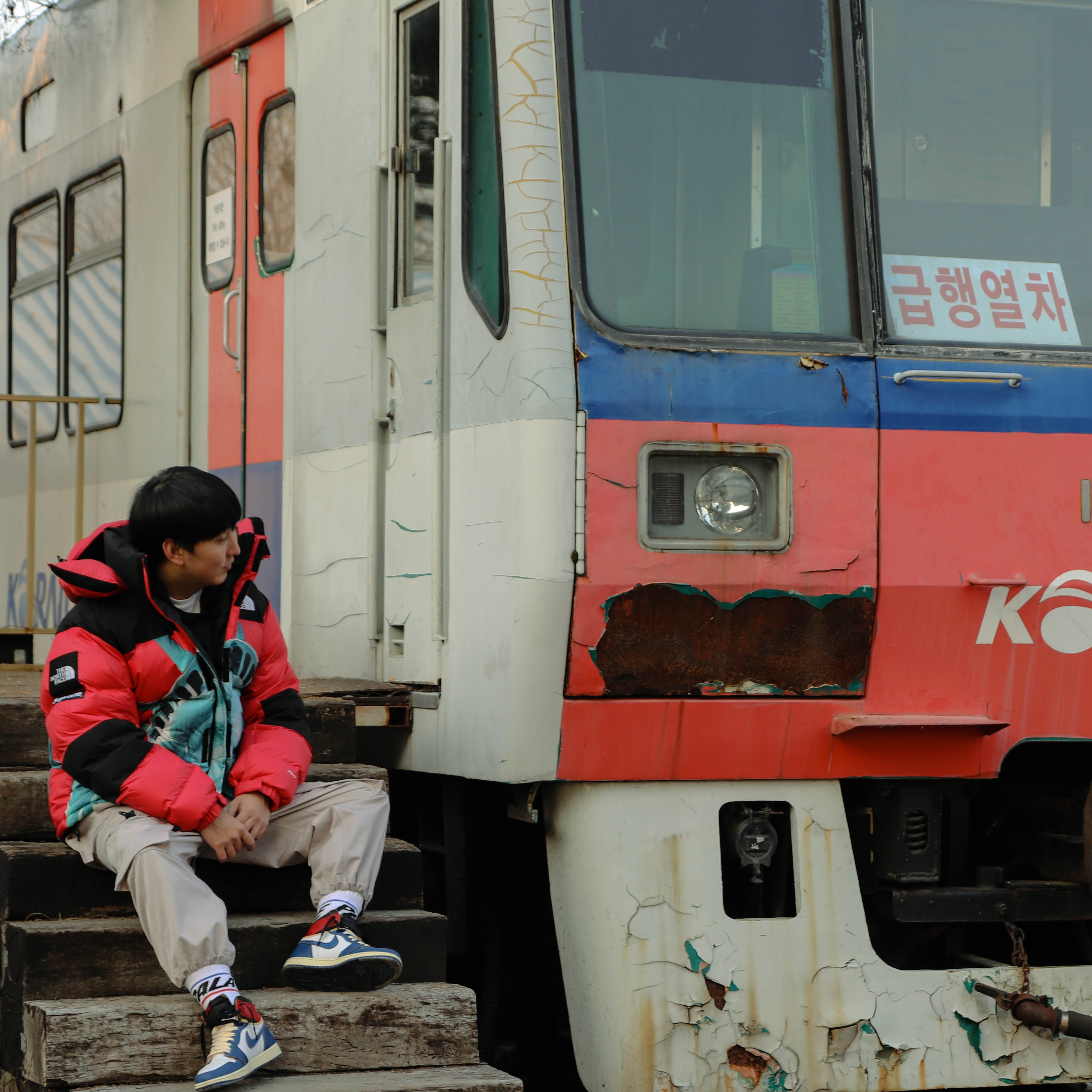 Jordan 1 x Union Retro High Blue Toe, Anti Social Social Club x Fragment Bolt Hoodie Blue 착용 스타일