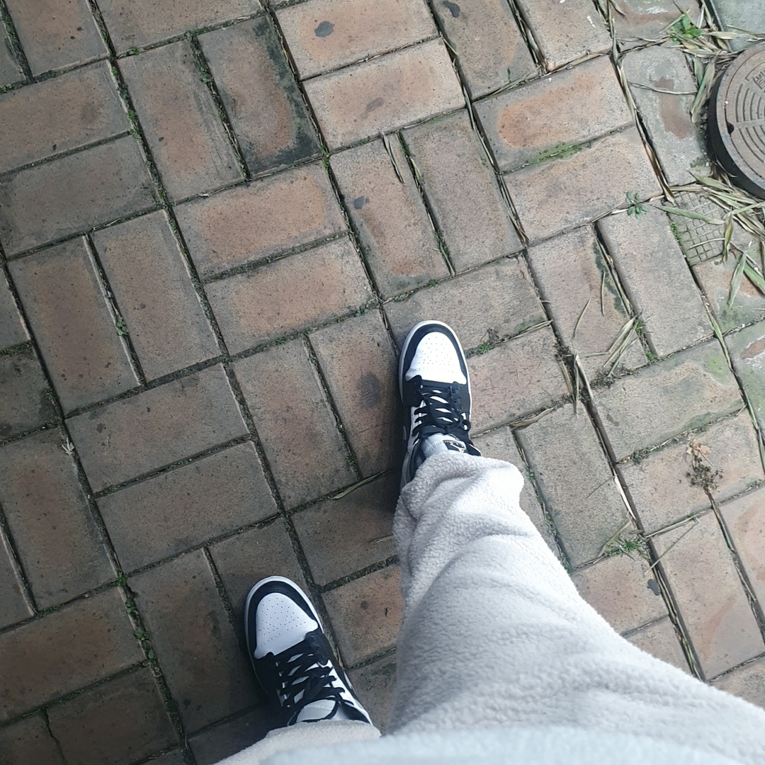 Nike Big Swoosh Full Zip Jacket White Navy, Jordan 1 Mid White Shadow 착용 스타일 - 2